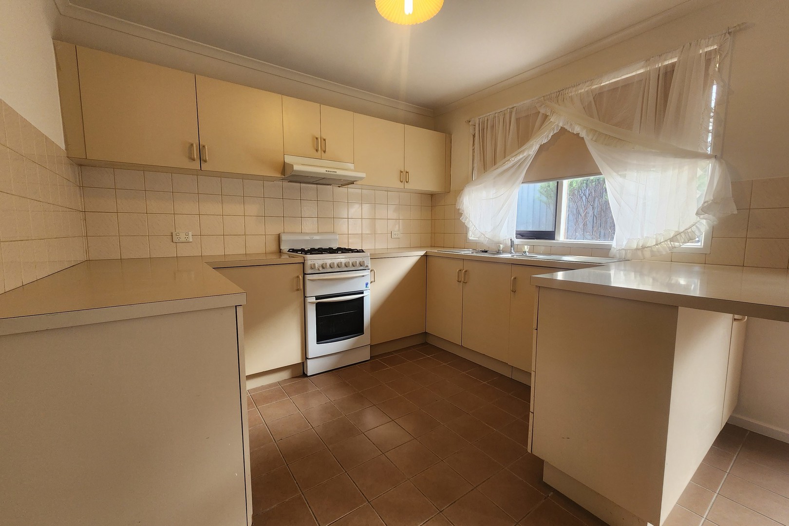 37 Shoppers Lane, Taylors Lakes, VIC 3038, Taylors Lakes - Thumbnail 3