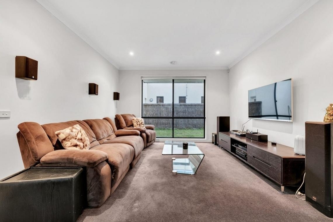 37 Signature Boulevard, Sanctuary Lakes, VIC 3030, Point Cook - Thumbnail 3