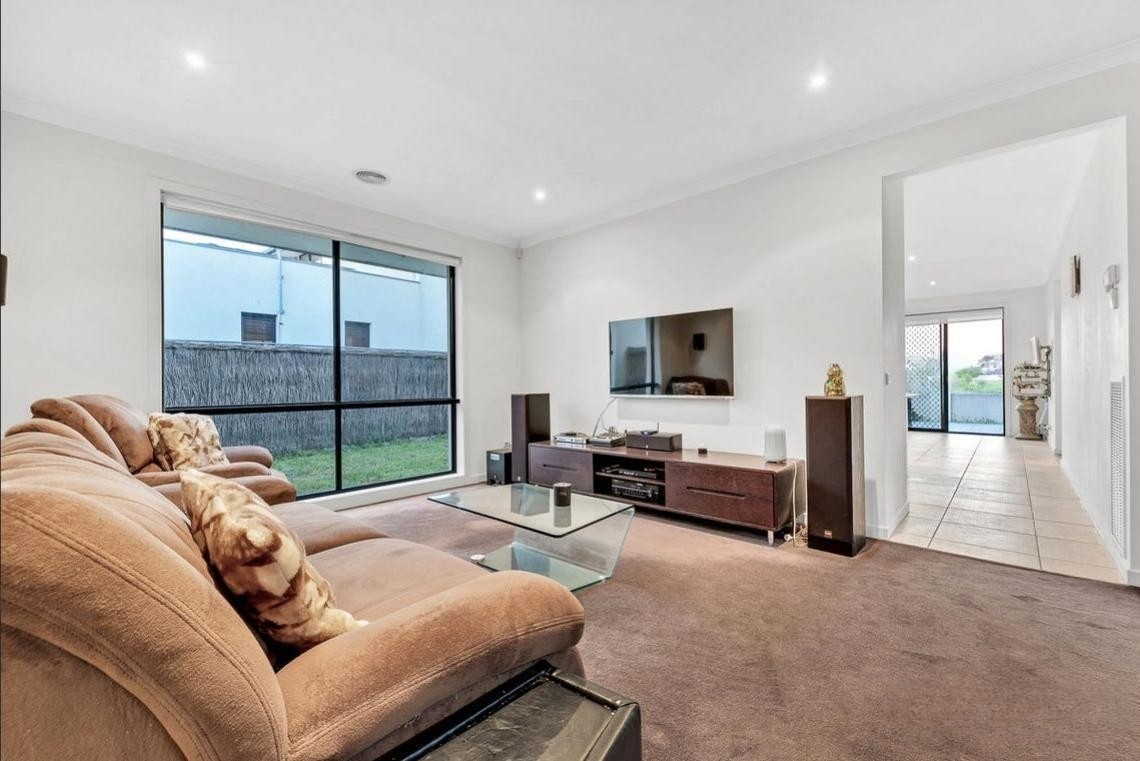 37 Signature Boulevard, Sanctuary Lakes, VIC 3030, Point Cook - Thumbnail 4