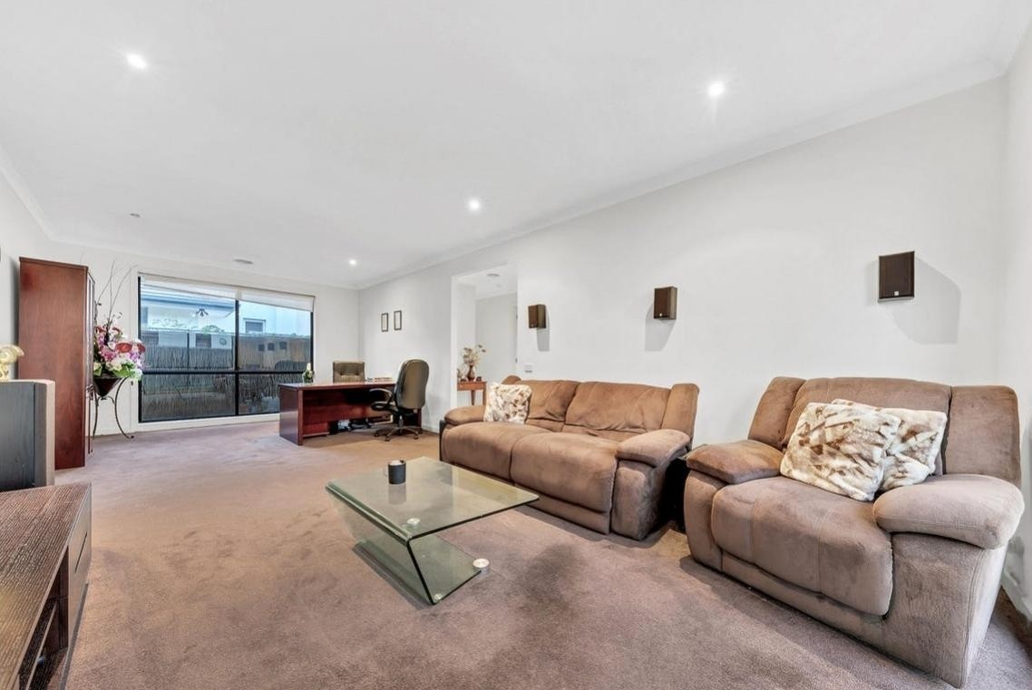 37 Signature Boulevard, Sanctuary Lakes, VIC 3030, Point Cook - Thumbnail 5