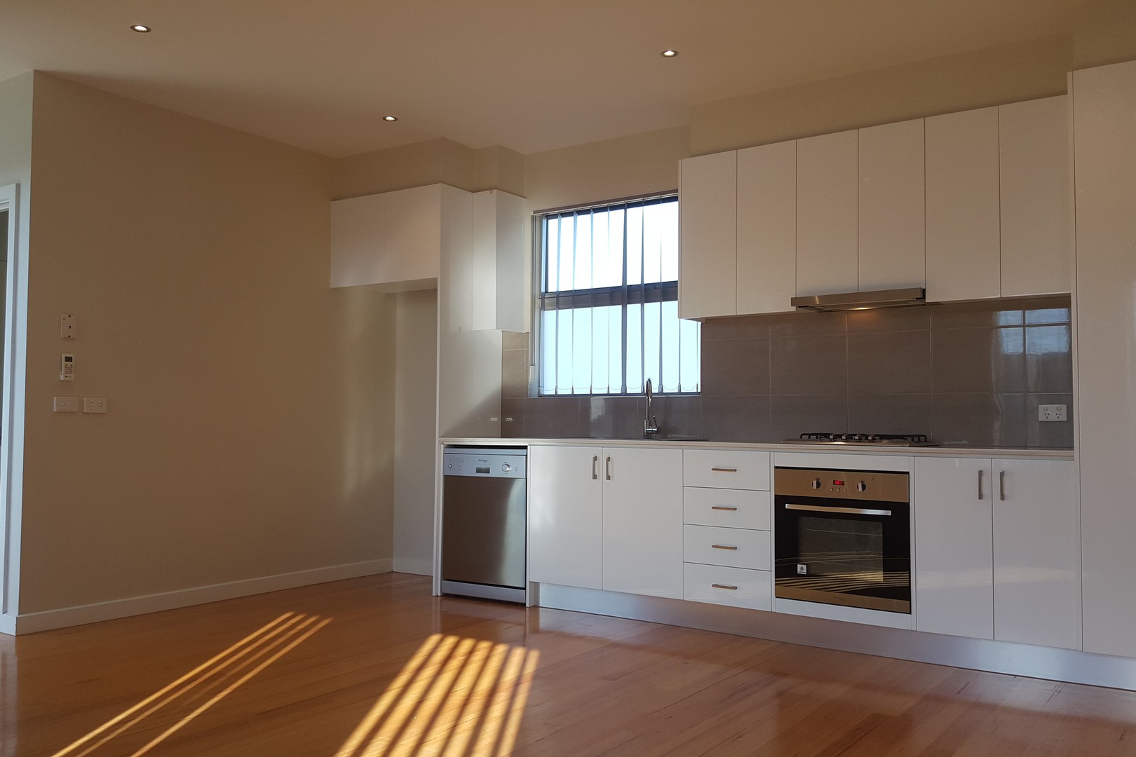 37 Stock Street, Coburg, VIC 3058, Coburg - Thumbnail 4