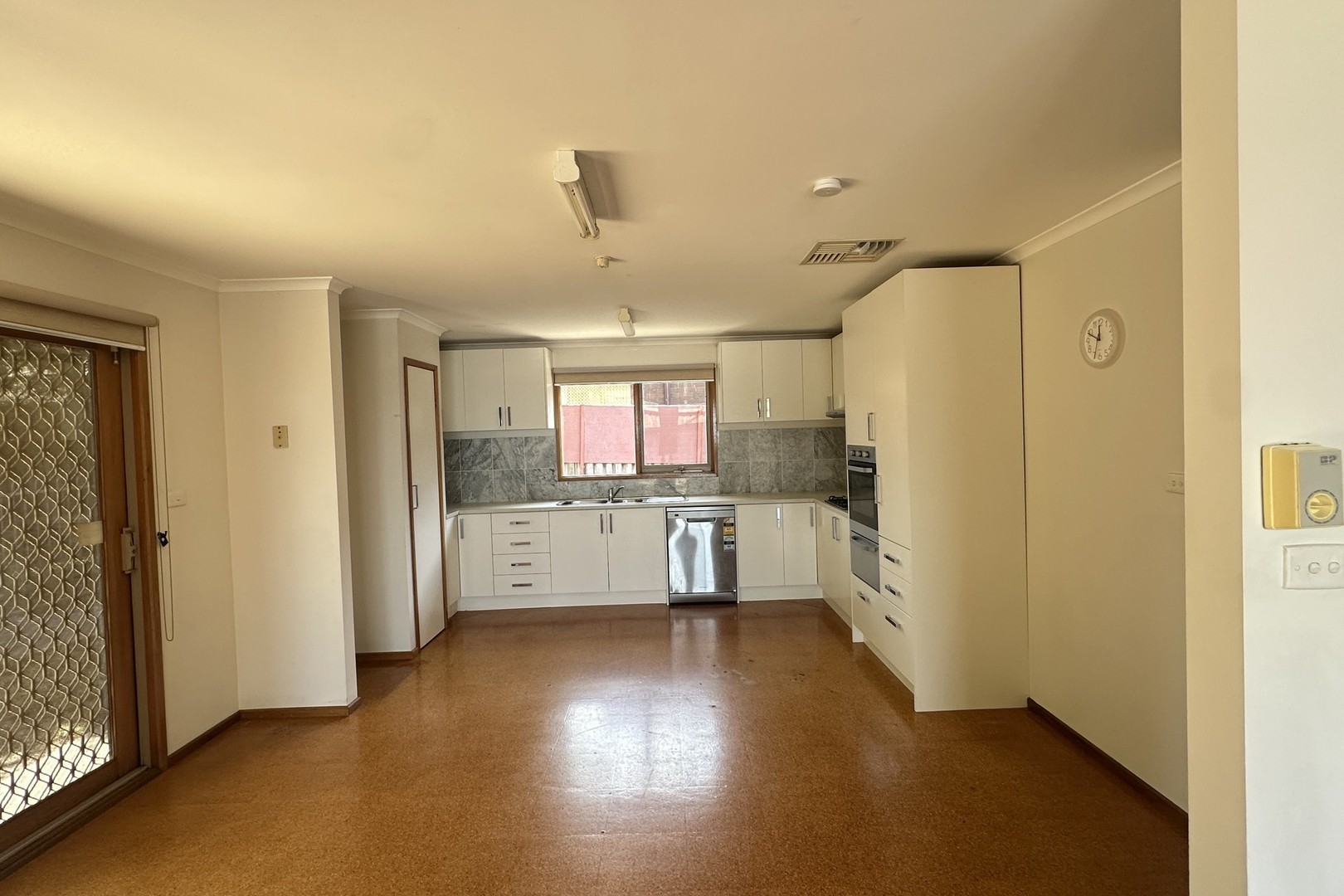 13 Stringybark Place, Meadow Heights, VIC 3048 - Thumbnail 2 - 07/02/2025