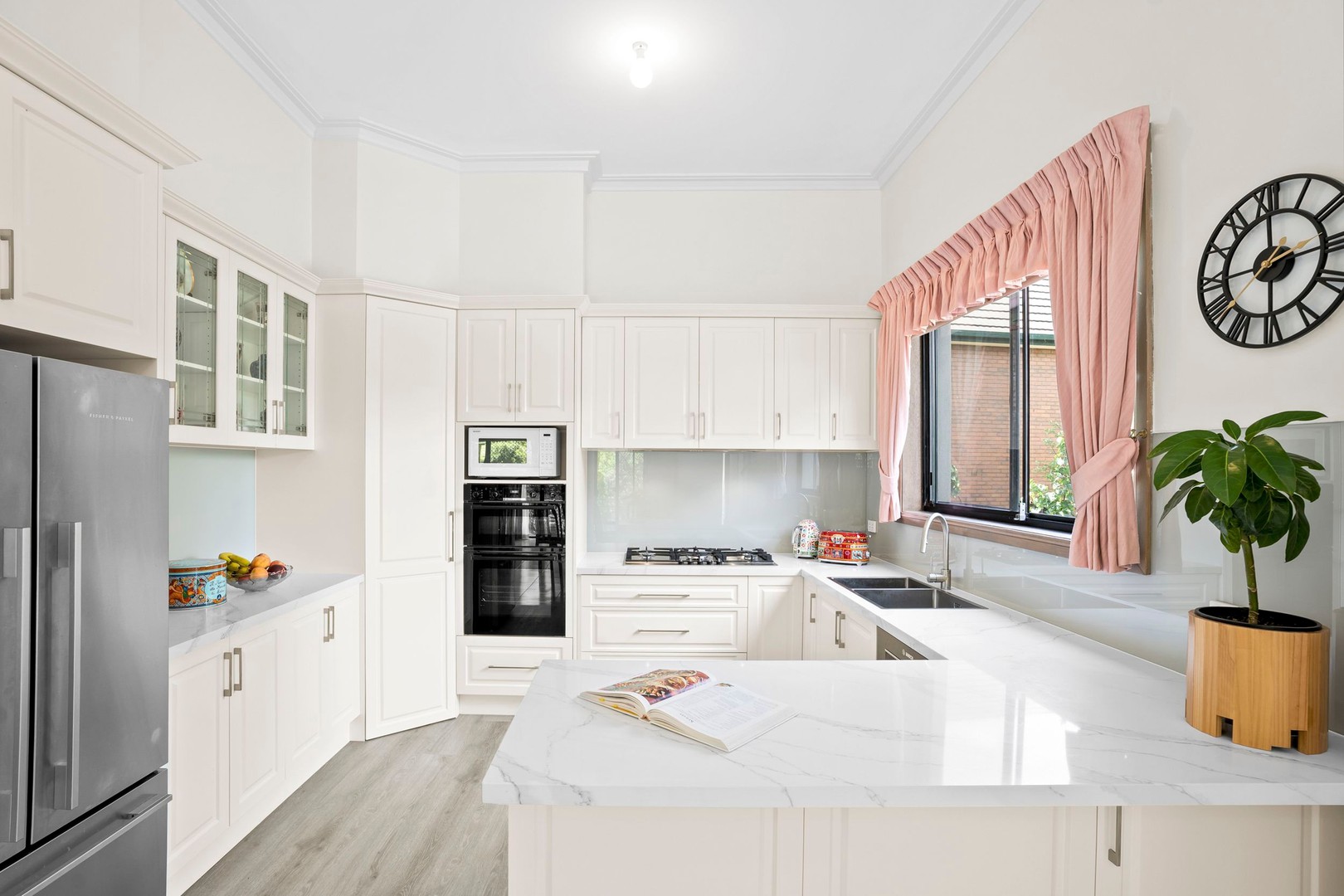 37 Surrey Drive, Keilor East, VIC 3033, Keilor East - Thumbnail 4