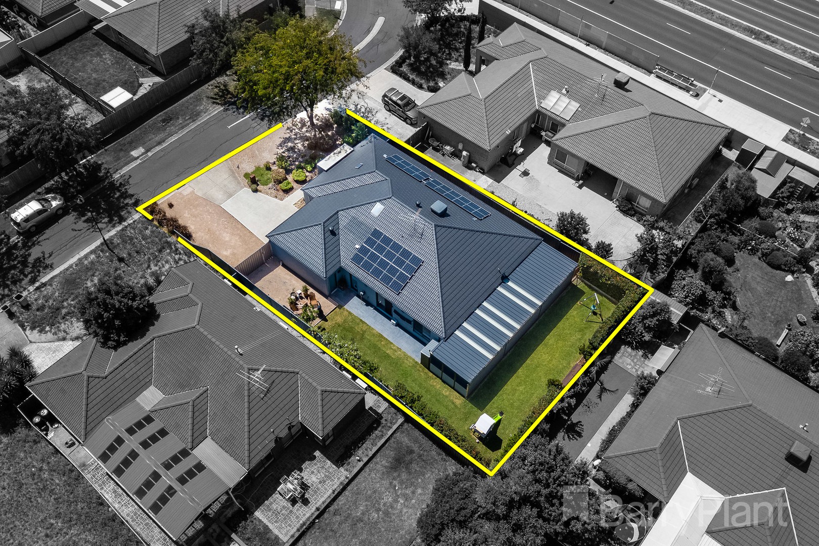 37 Whistler Crescent, Point Cook, VIC 3030, Point Cook - Thumbnail 2