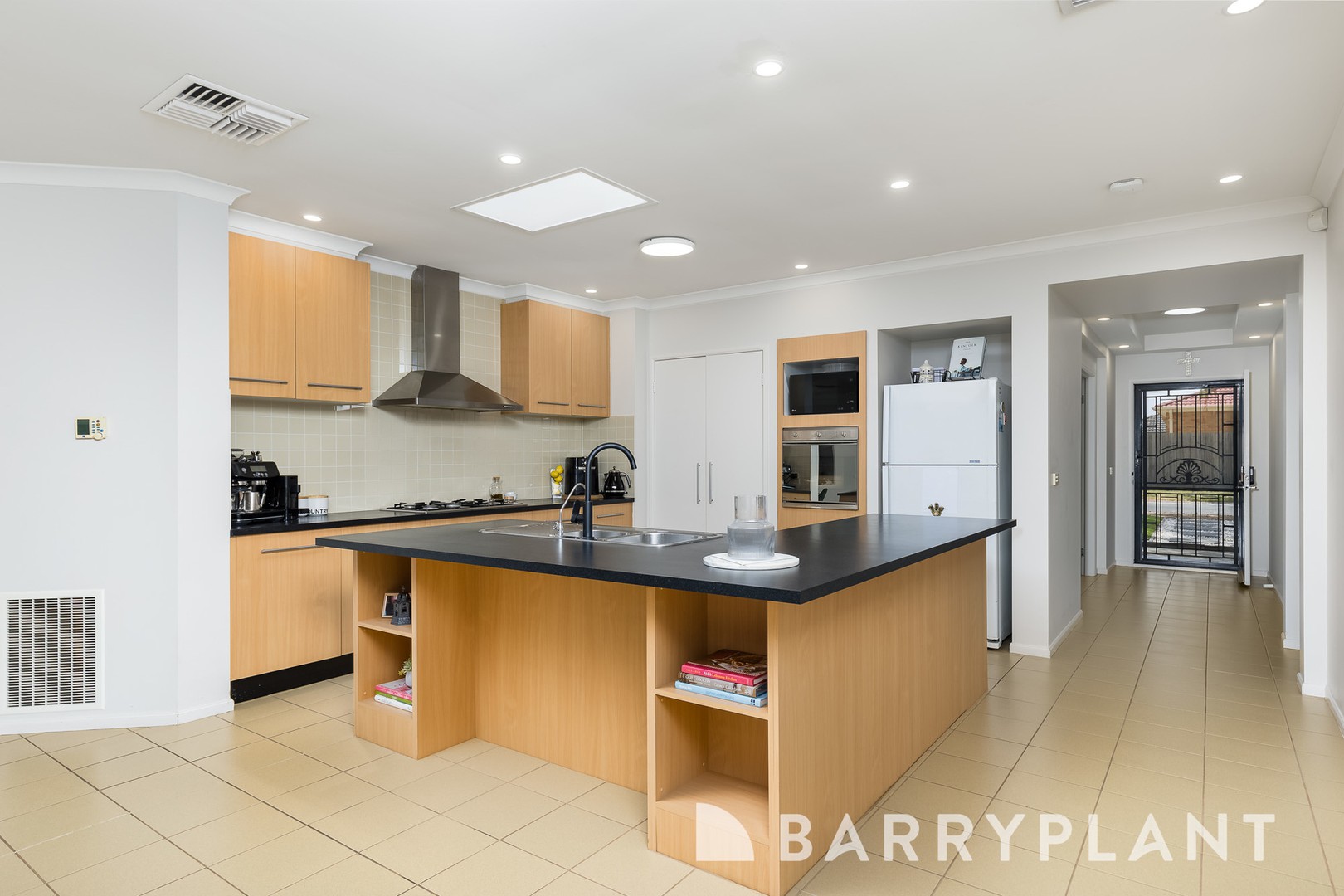 37 Whistler Crescent, Point Cook, VIC 3030, Point Cook - Thumbnail 4
