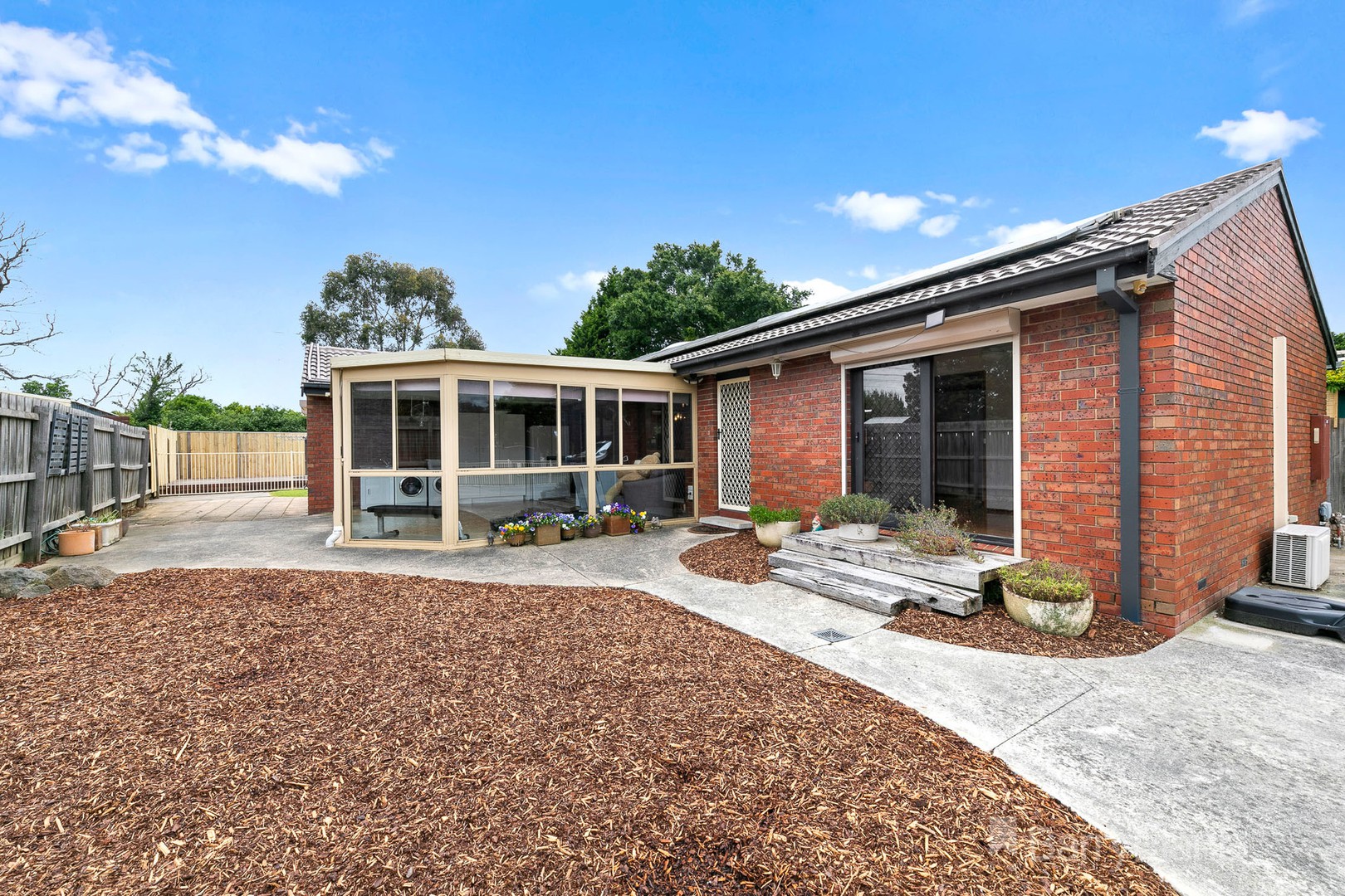 37 Woodlands CrescentNarre Warren, VIC 3805, Narre Warren - Thumbnail 2