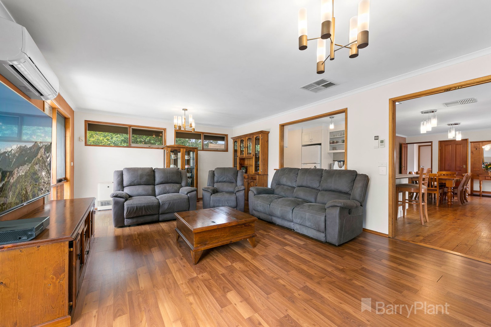 37 Woodlands CrescentNarre Warren, VIC 3805, Narre Warren - Thumbnail 3