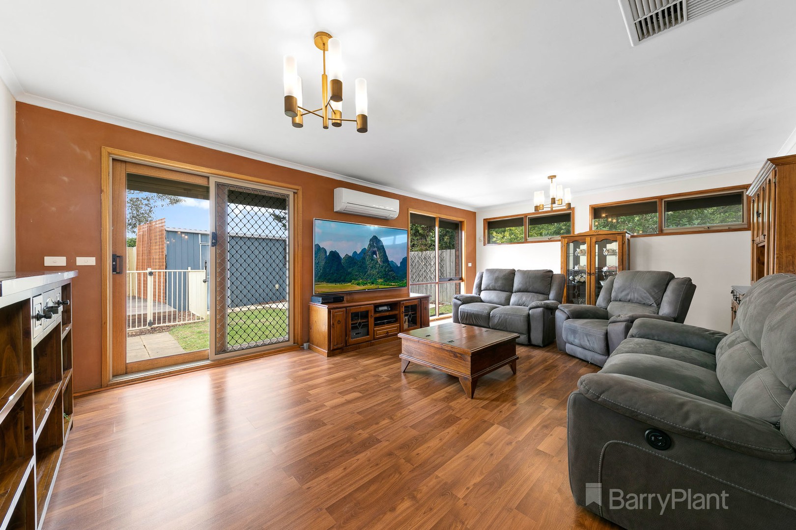37 Woodlands CrescentNarre Warren, VIC 3805, Narre Warren - Thumbnail 4