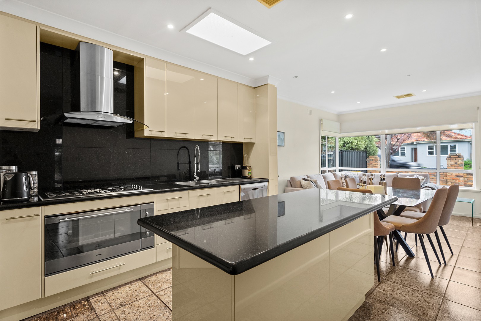 373 Reynard Street, Pascoe Vale South, VIC 3044 - Thumbnail 2 - 04/09/2024