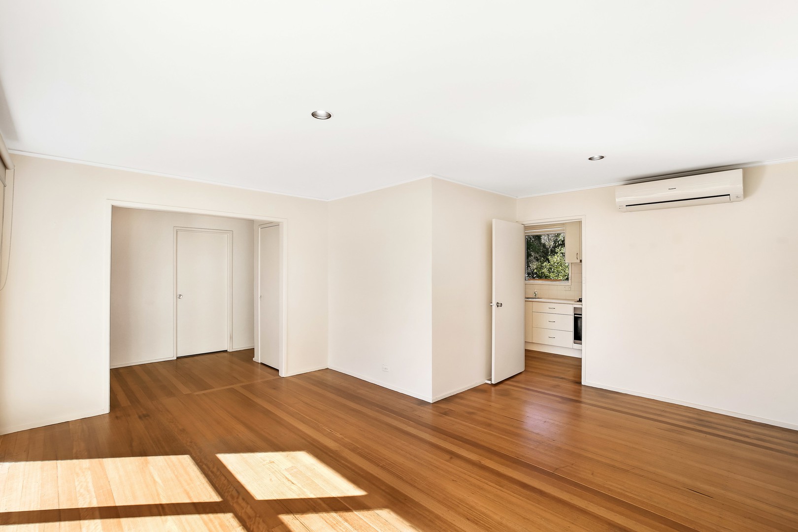 38 Bendoran Crescent, Bundoora, VIC 3083, Bundoora - Thumbnail 3