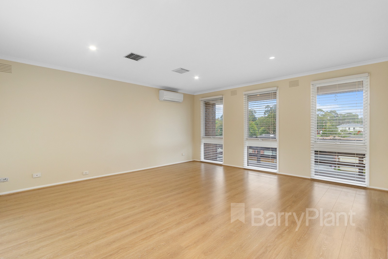 38 Brentwood Drive, Wantirna, VIC 3152, Wantirna - Thumbnail 2