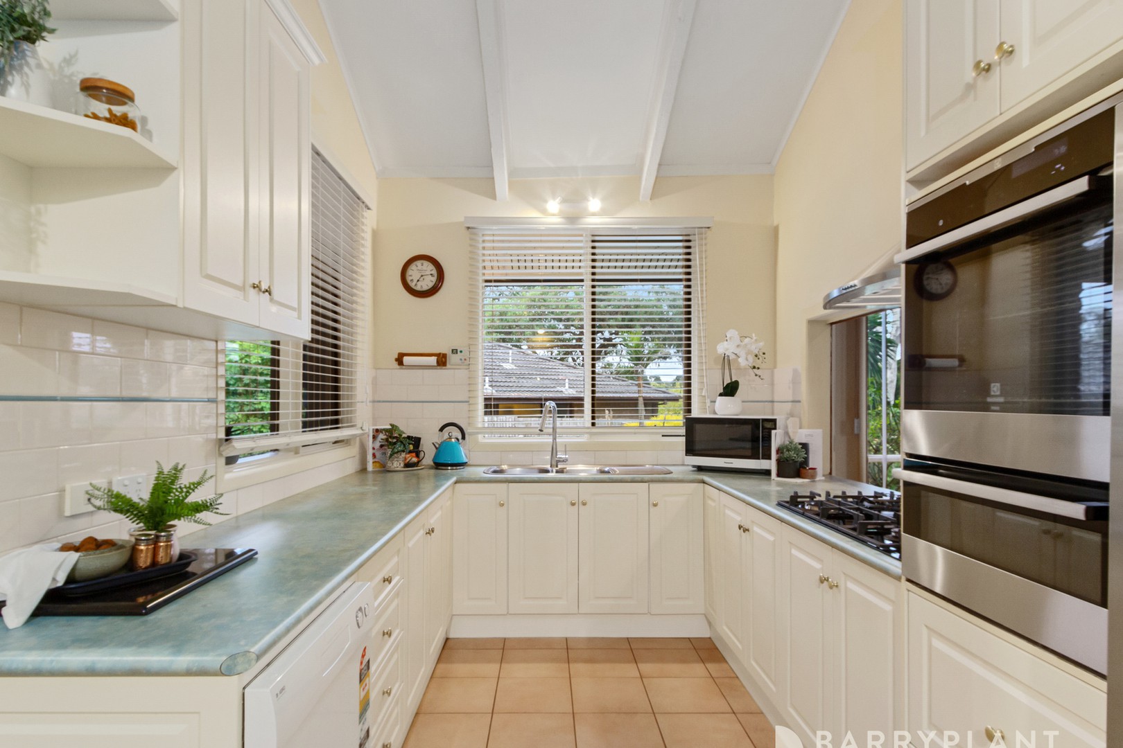 38 Cambden Park Parade, Ferntree Gully, VIC 3156, Ferntree Gully - Thumbnail 3