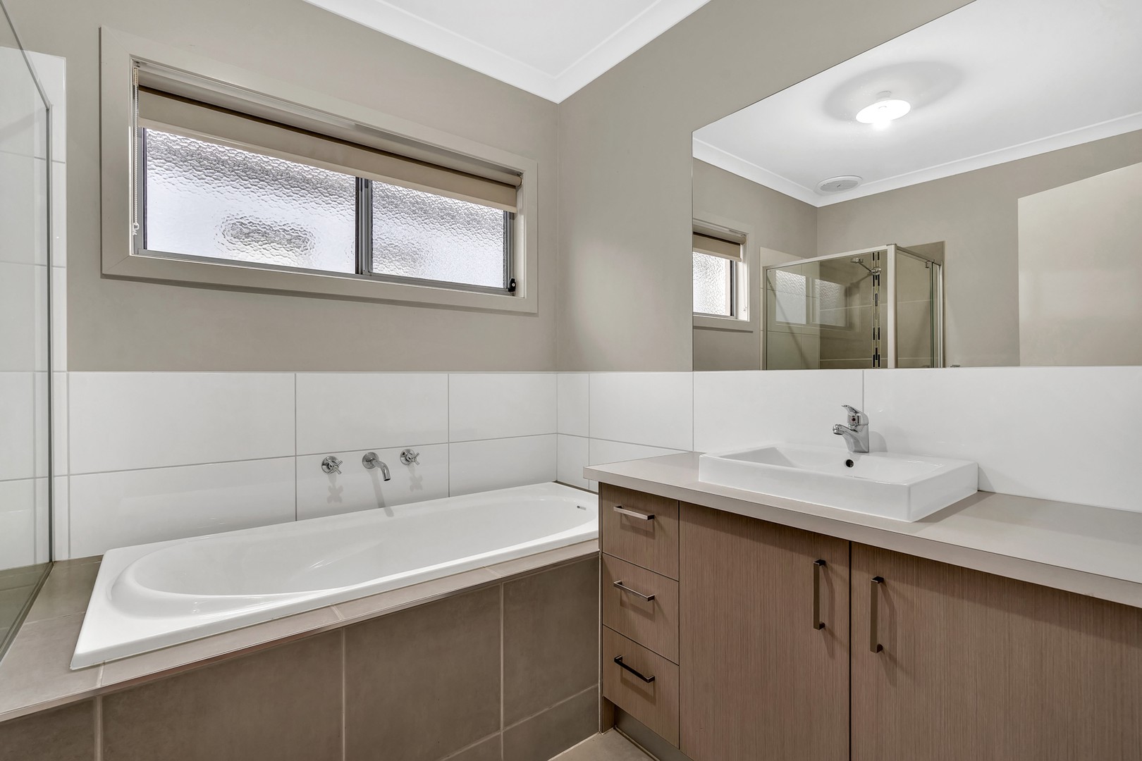 38 Clarendon Avenue, Craigieburn, VIC 3064, Craigieburn - Thumbnail 3