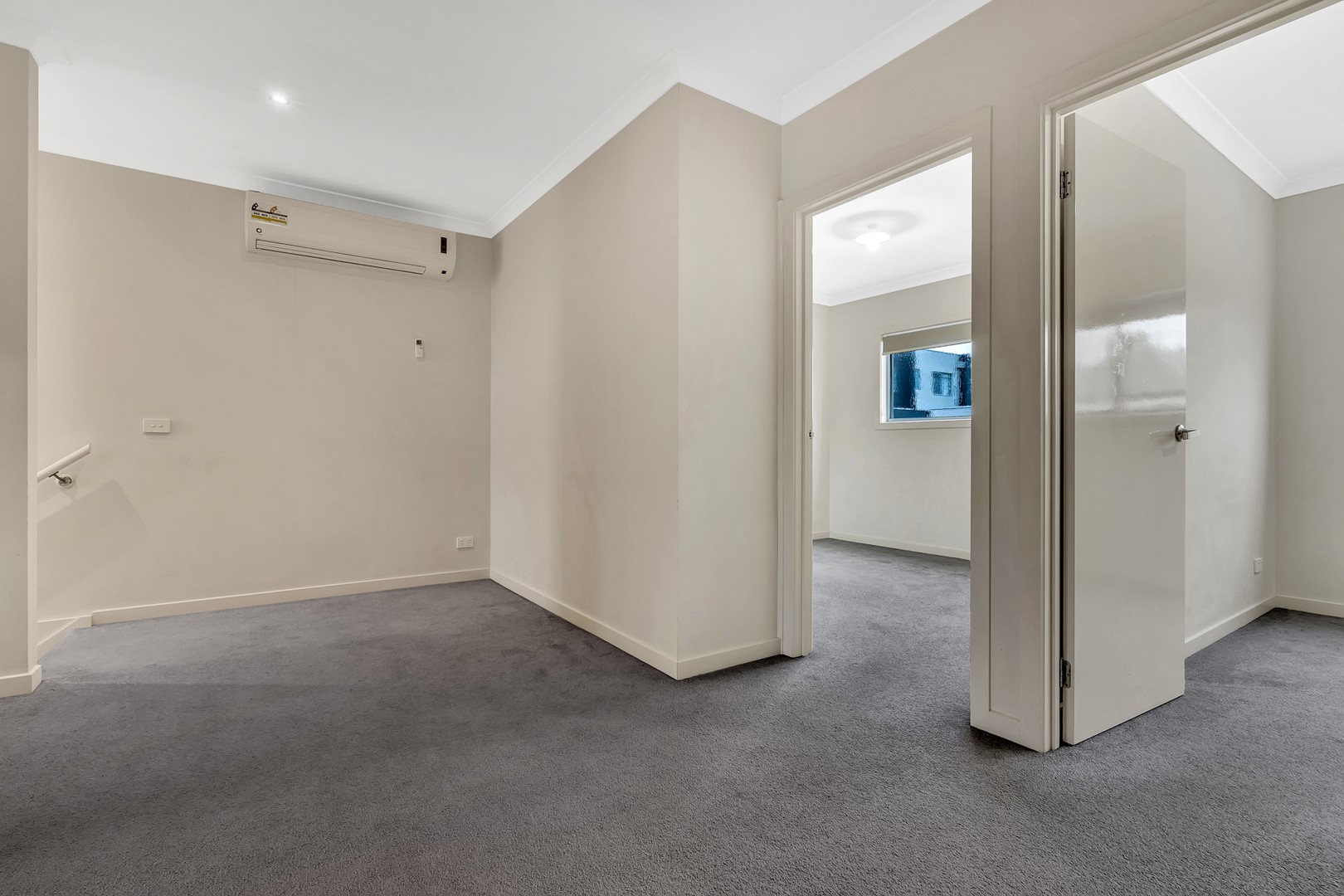 38 Clarendon Avenue, Craigieburn, VIC 3064, Craigieburn - Thumbnail 4
