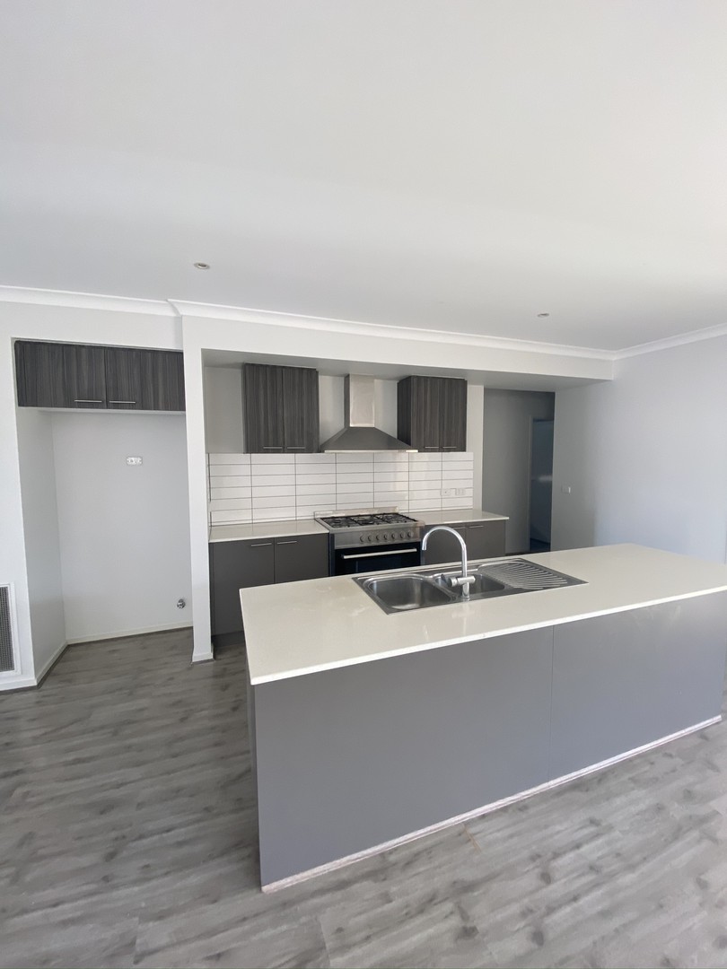 38 Cottonfield Way, Brookfield, VIC 3338, Brookfield - Thumbnail 2