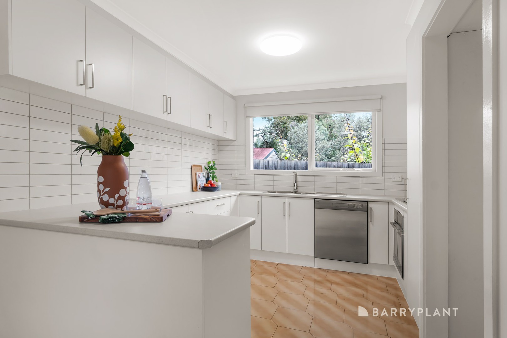 38 Coventry Crescent, Mill Park, VIC 3082, Mill Park - Thumbnail 3