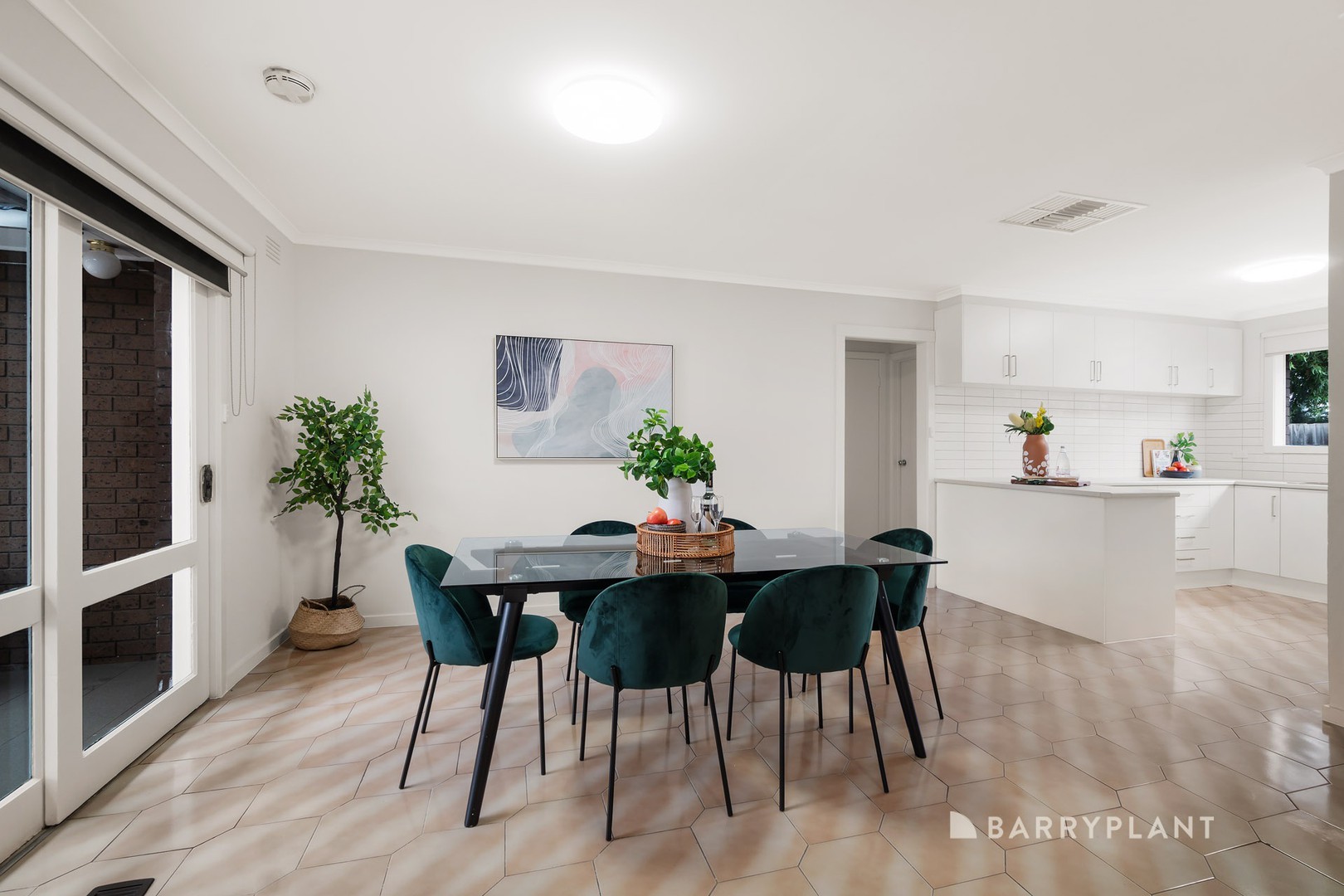 38 Coventry Crescent, Mill Park, VIC 3082, Mill Park - Thumbnail 4