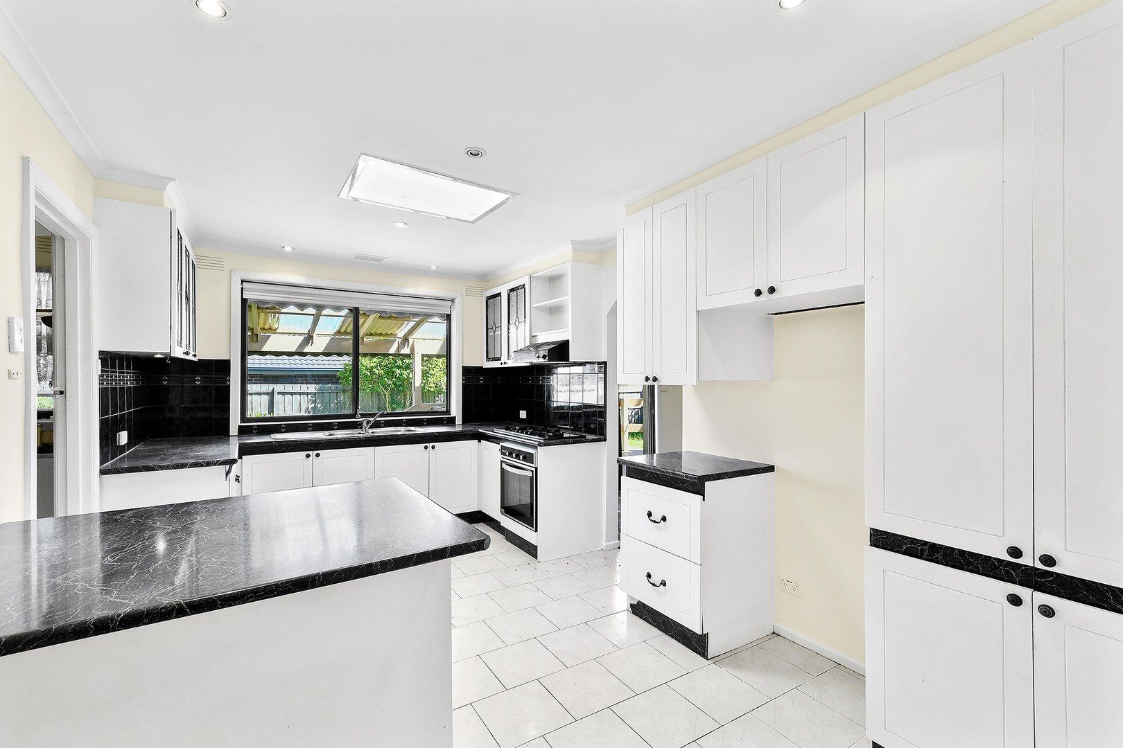 38 Denver Crescent, Rowville, VIC 3178, Rowville - Thumbnail 4