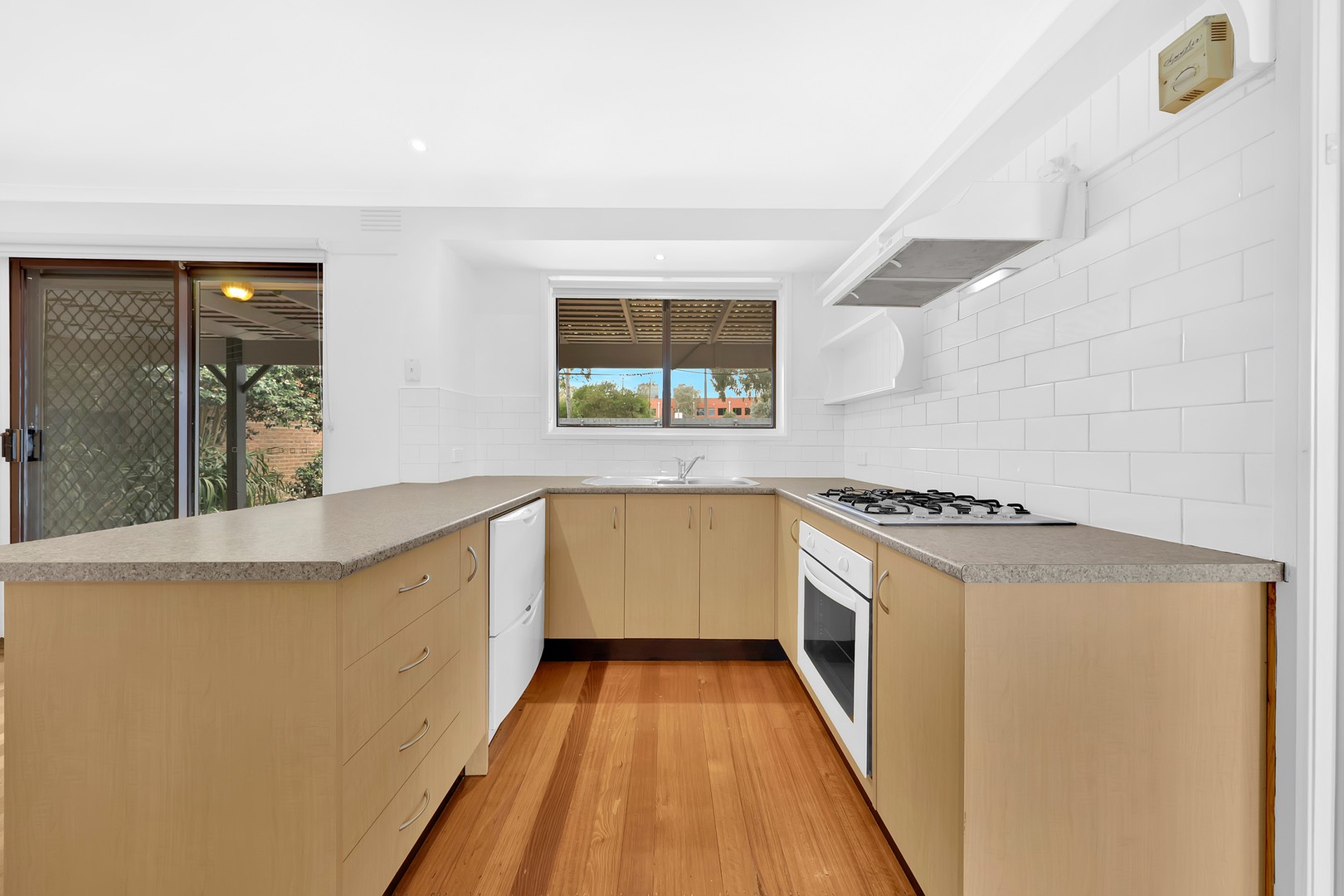 38 Ebony Drive, Bundoora, VIC 3083, Bundoora - Thumbnail 3