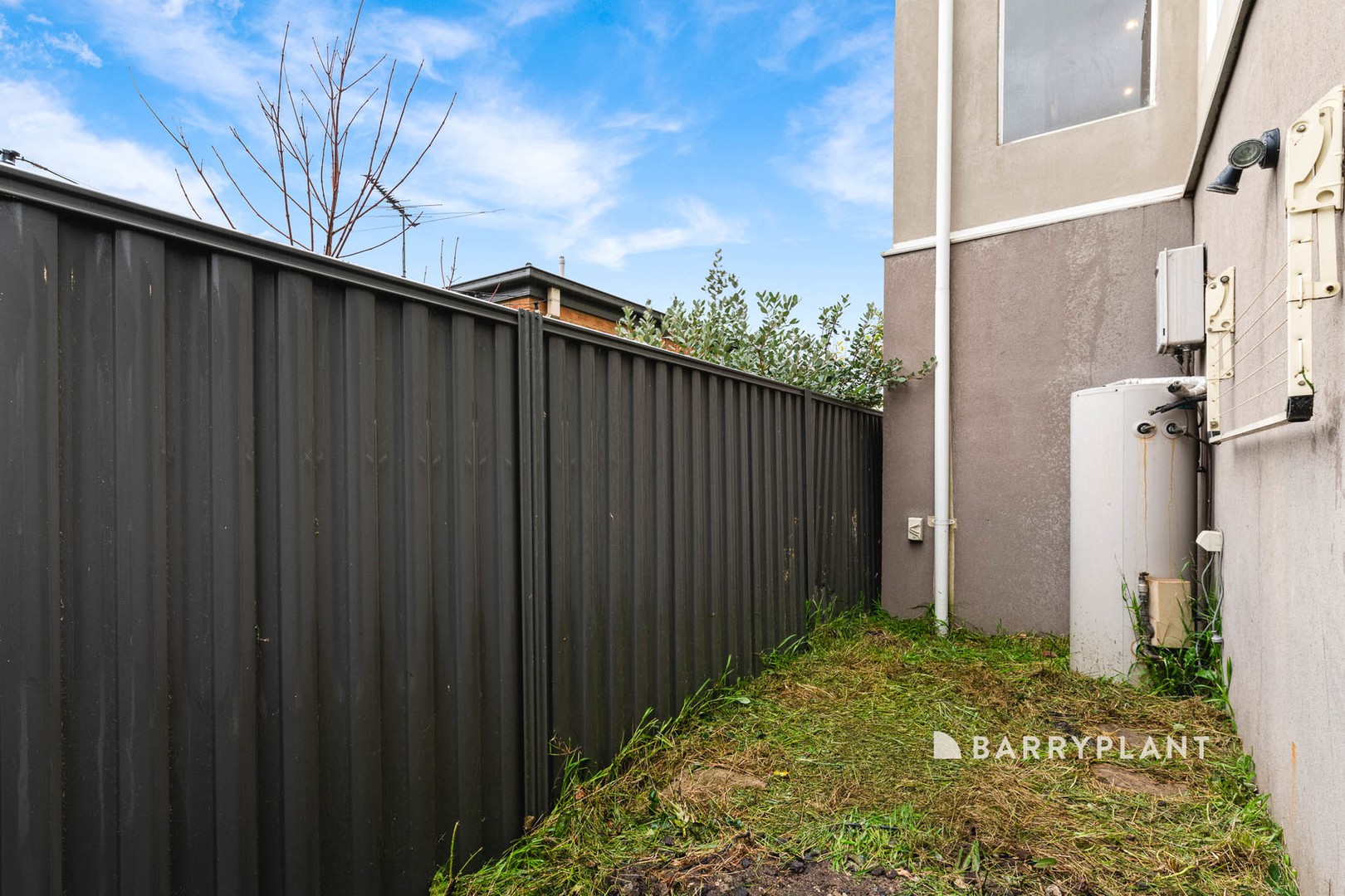 38 Edgeware Close, Pakenham, VIC 3810, Pakenham - Thumbnail 2