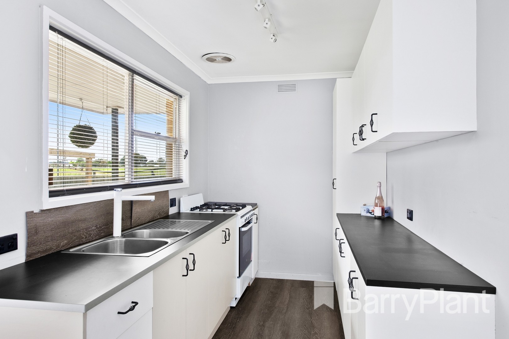 38 Erica Street, Wendouree, VIC 3355, Wendouree - Thumbnail 4