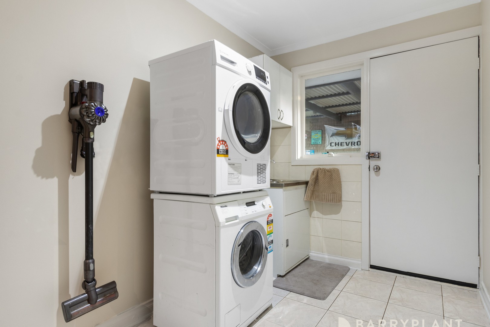 38 Fewster Drive, Wantirna South, VIC 3152, Wantirna South - Thumbnail 2