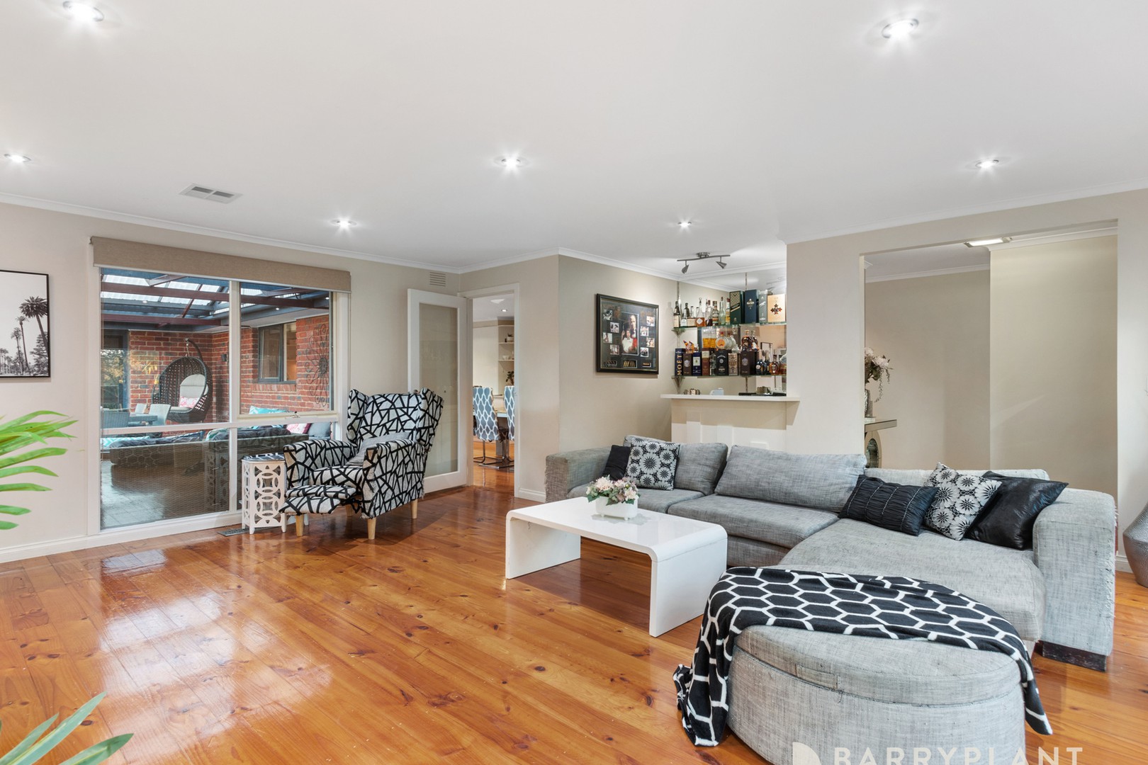 38 Fewster Drive, Wantirna South, VIC 3152 - Thumbnail 2 - 09/02/2024