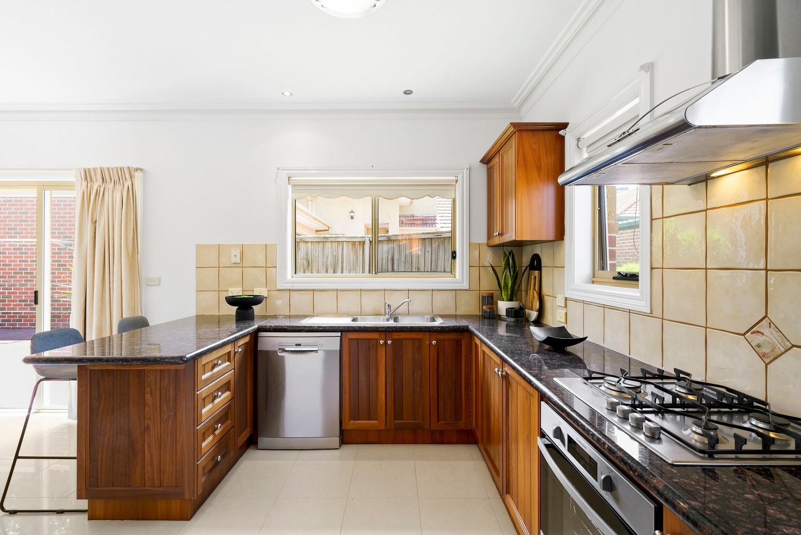 38 Grandview Road, Niddrie, VIC 3042, Niddrie - Thumbnail 4
