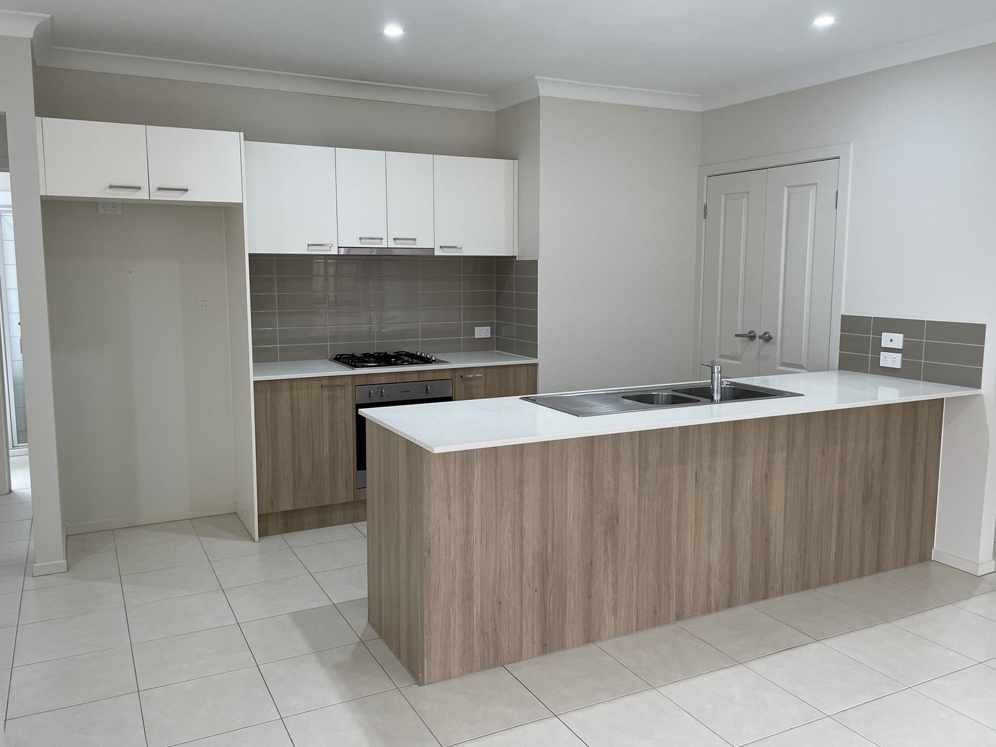 38 Grassbird  Drive, Point Cook, VIC 3030, Point Cook - Thumbnail 4