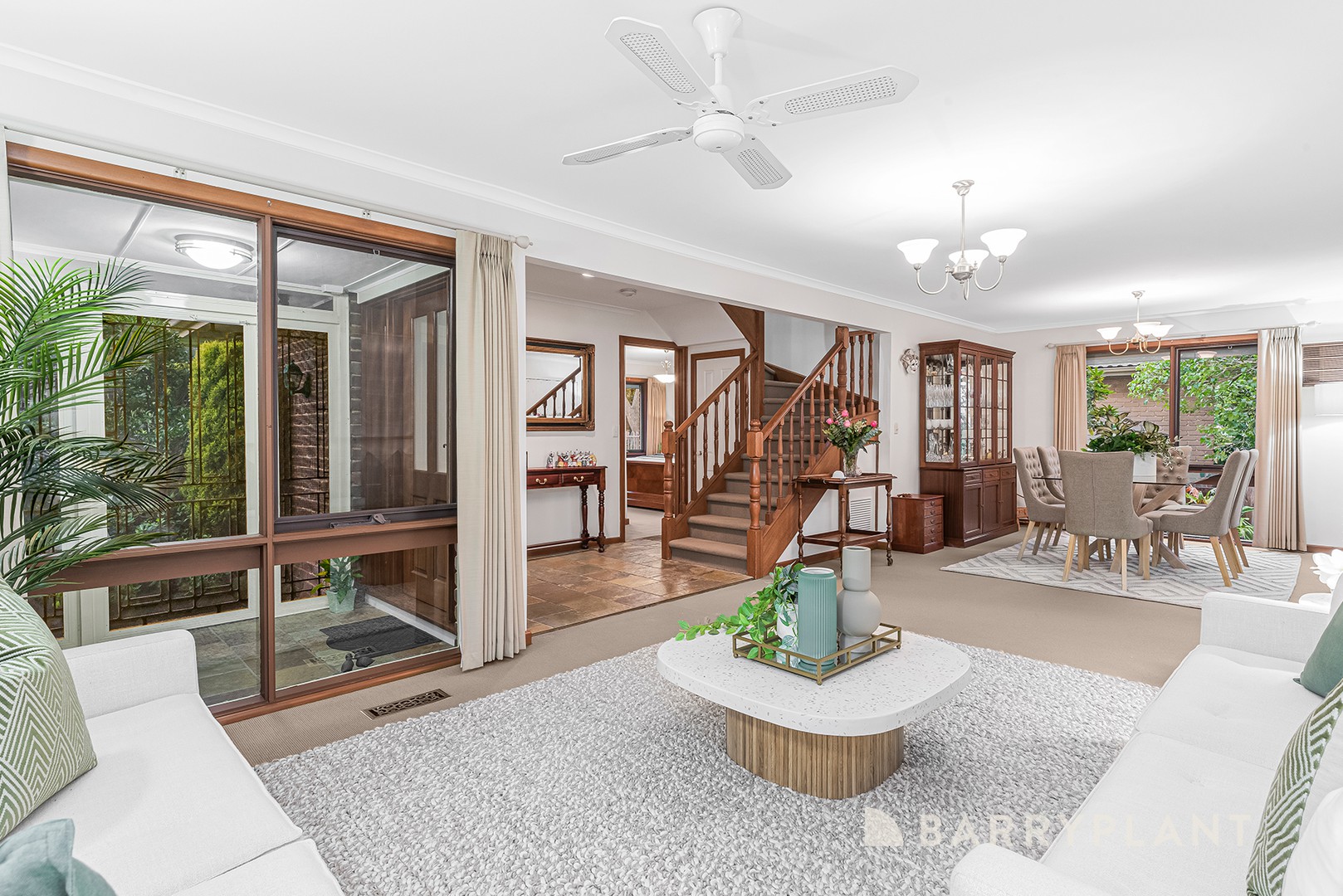 38 Hartington Drive, Wantirna, VIC 3152, Wantirna - Thumbnail 2