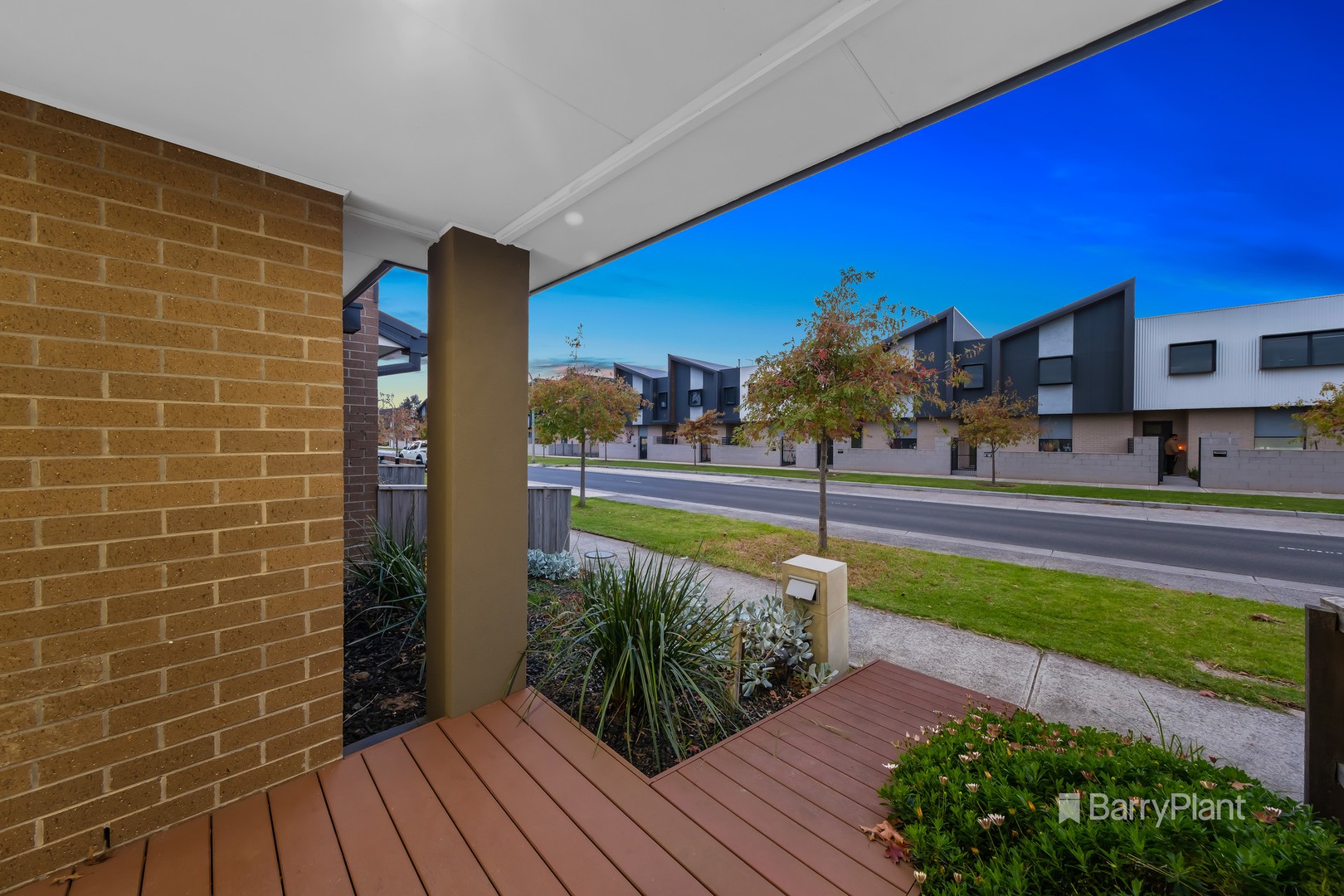 38 Henry Street, Pakenham, VIC 3810, Pakenham - Thumbnail 2