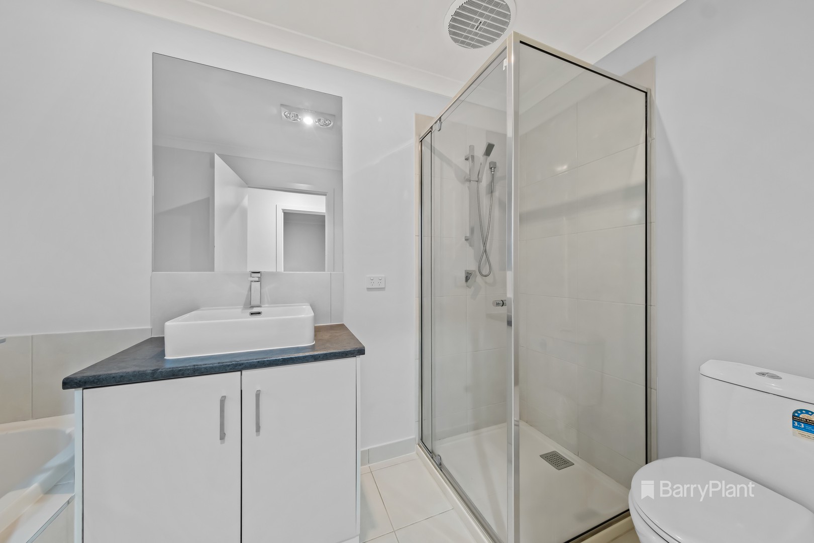 38 Henry Street, Pakenham, VIC 3810, Pakenham - Thumbnail 7