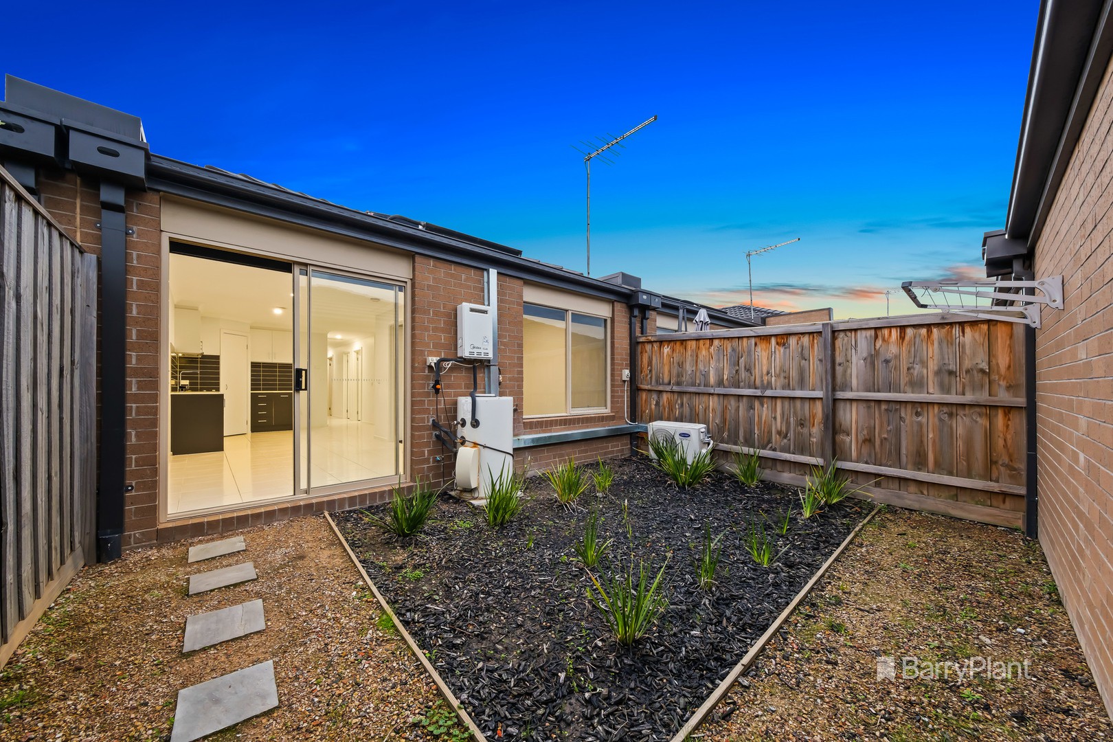 38 Henry Street, Pakenham, VIC 3810, Pakenham - Thumbnail 8