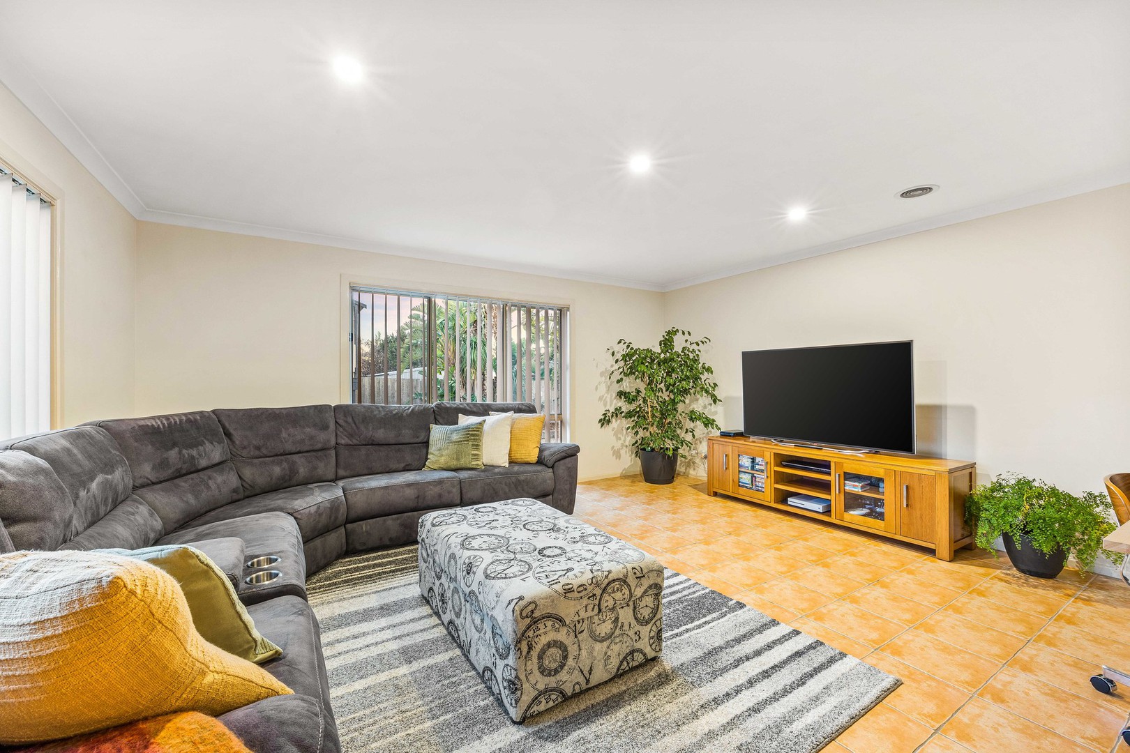 38 Jindabyne Avenue, Taylors Hill, VIC 3037, Taylors Hill - Thumbnail 6