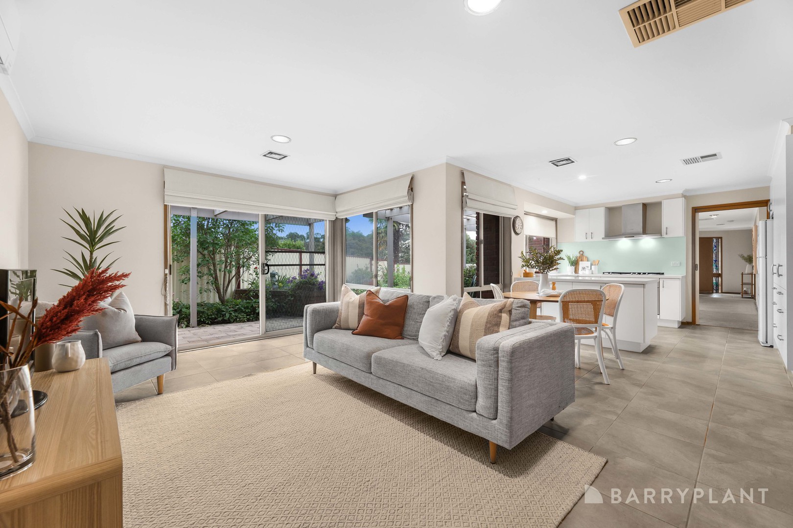 38 Lakeside Crescent, Croydon Hills, VIC 3136 - Thumbnail 2 - 22/11/2023