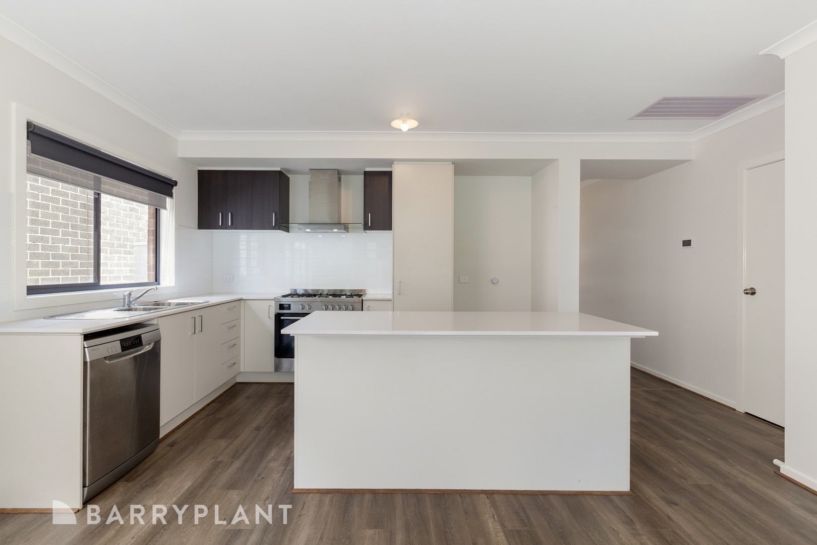 38 Mound Avenue, Donnybrook, VIC 3064, Donnybrook - Thumbnail 3