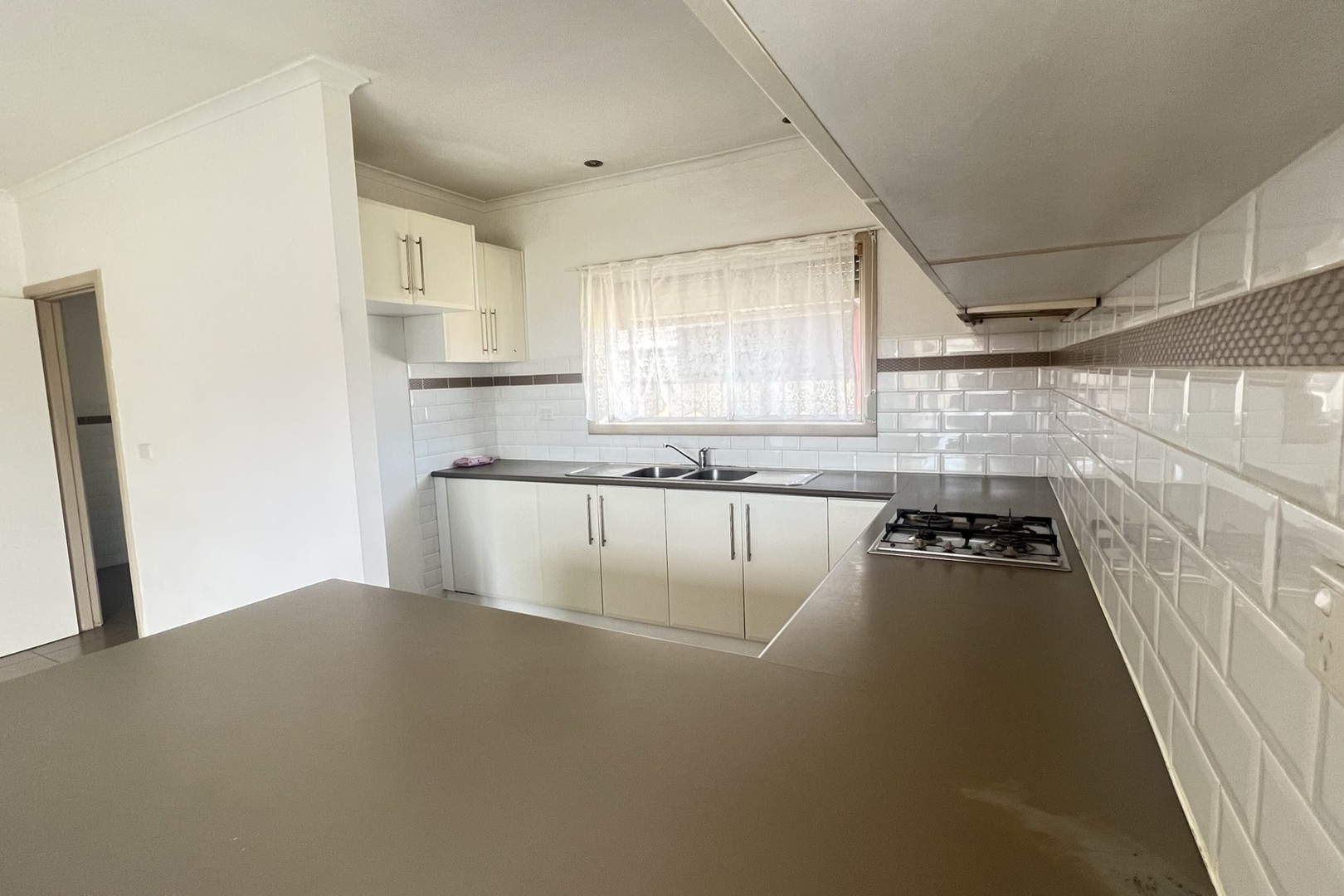 38 Mount View Road, Thomastown, VIC 3074, Thomastown - Thumbnail 2