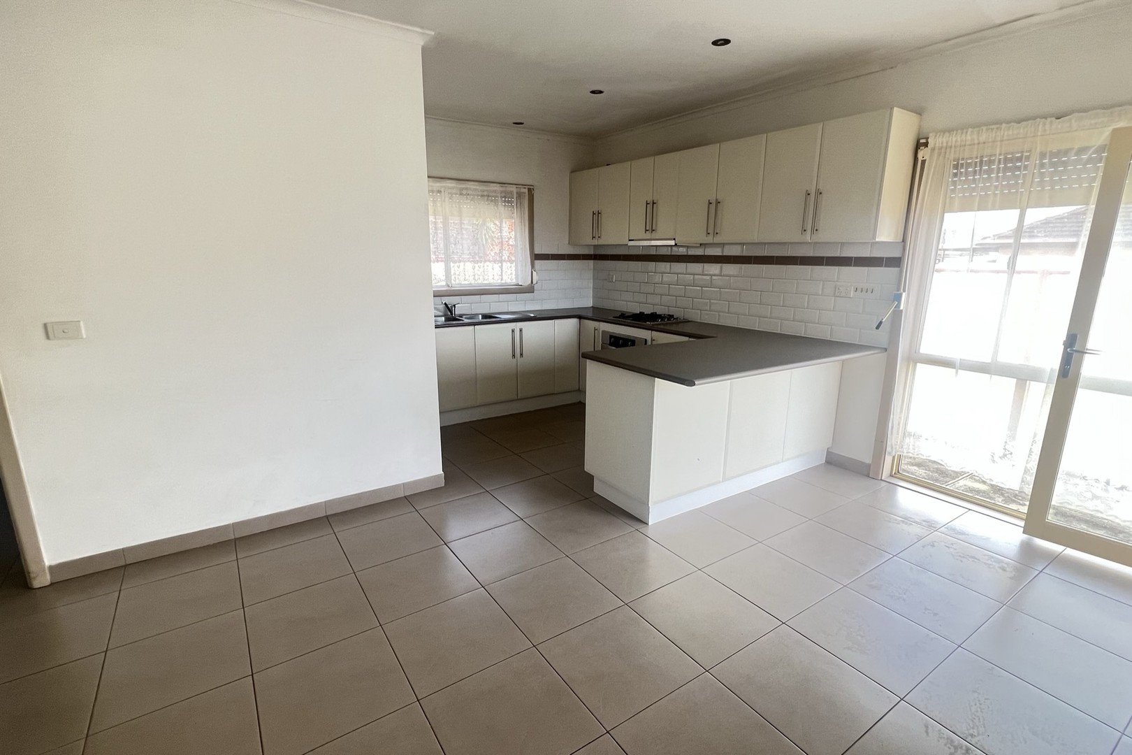 38 Mount View Road, Thomastown, VIC 3074, Thomastown - Thumbnail 3