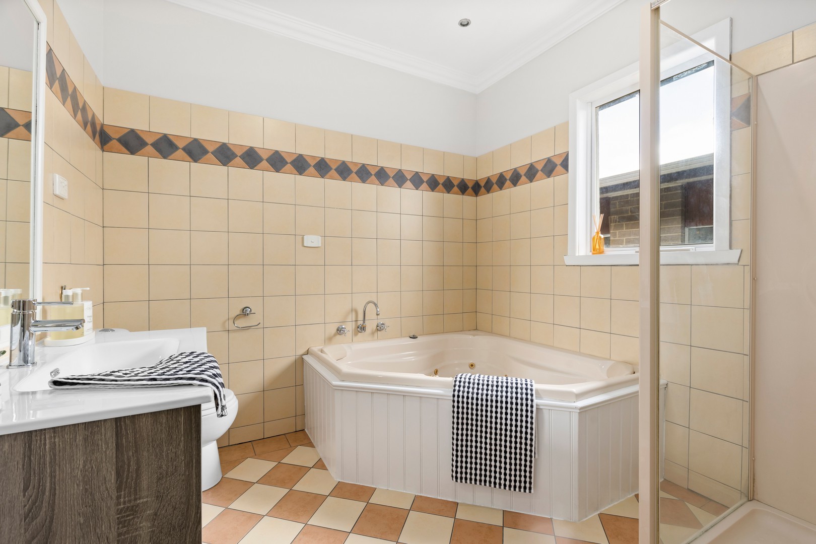 38 Quinn Grove, Keilor East, VIC 3033, Keilor East - Thumbnail 7