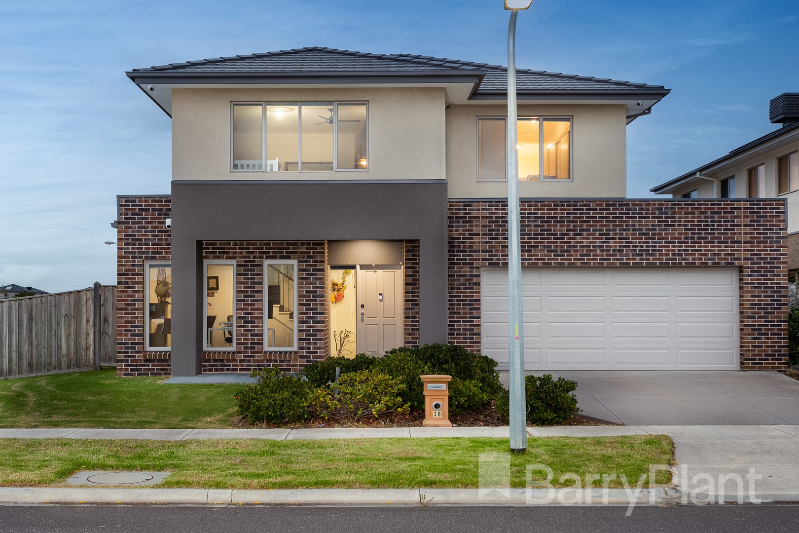 38 Roundhay Crescent, Point Cook, VIC 3030, Point Cook - Thumbnail 2