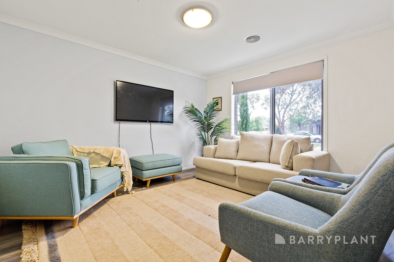 38 Serenity Street, Pakenham, VIC 3810, Pakenham - Thumbnail 2