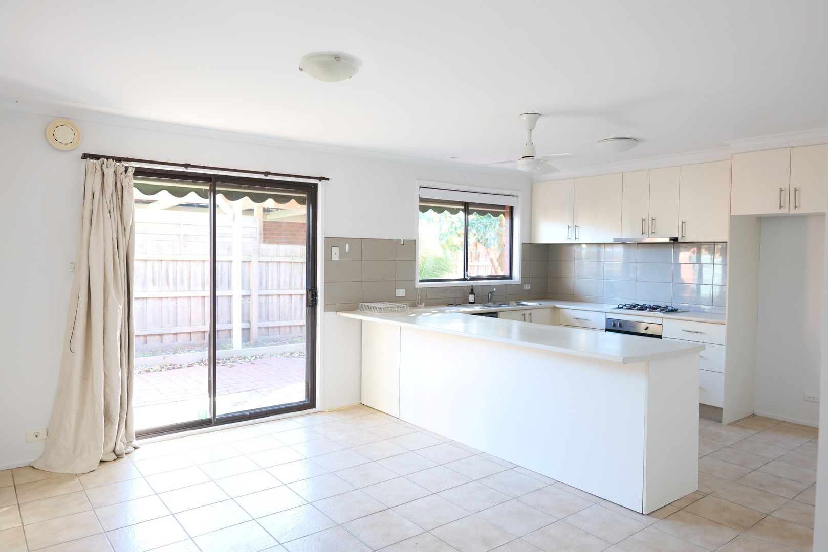 38 Sunbird Crescent, Carrum Downs, VIC 3201, Carrum Downs - Thumbnail 3