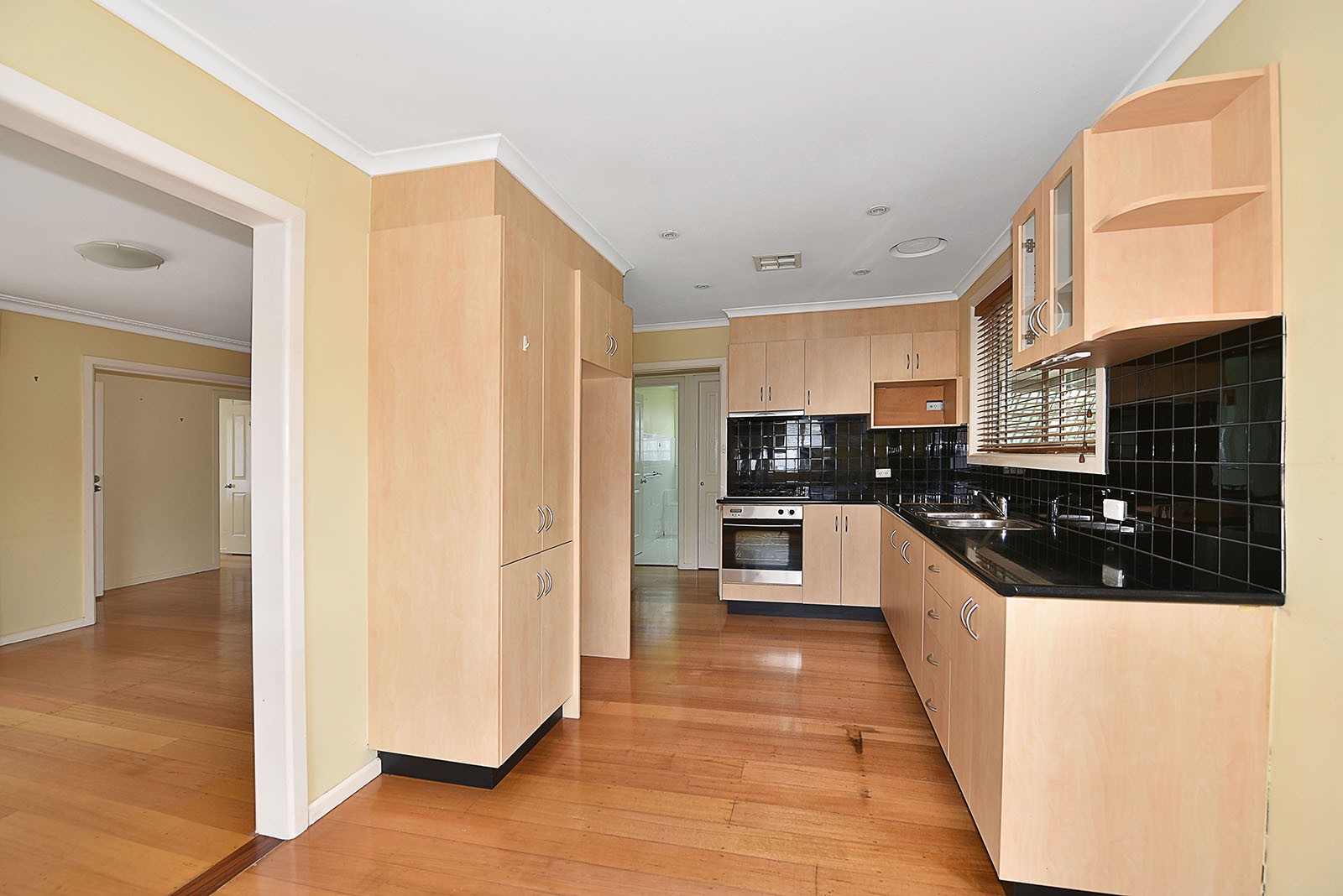 38 Swan Street, Keilor Park, VIC 3042 - Thumbnail 2 - 24/03/2023