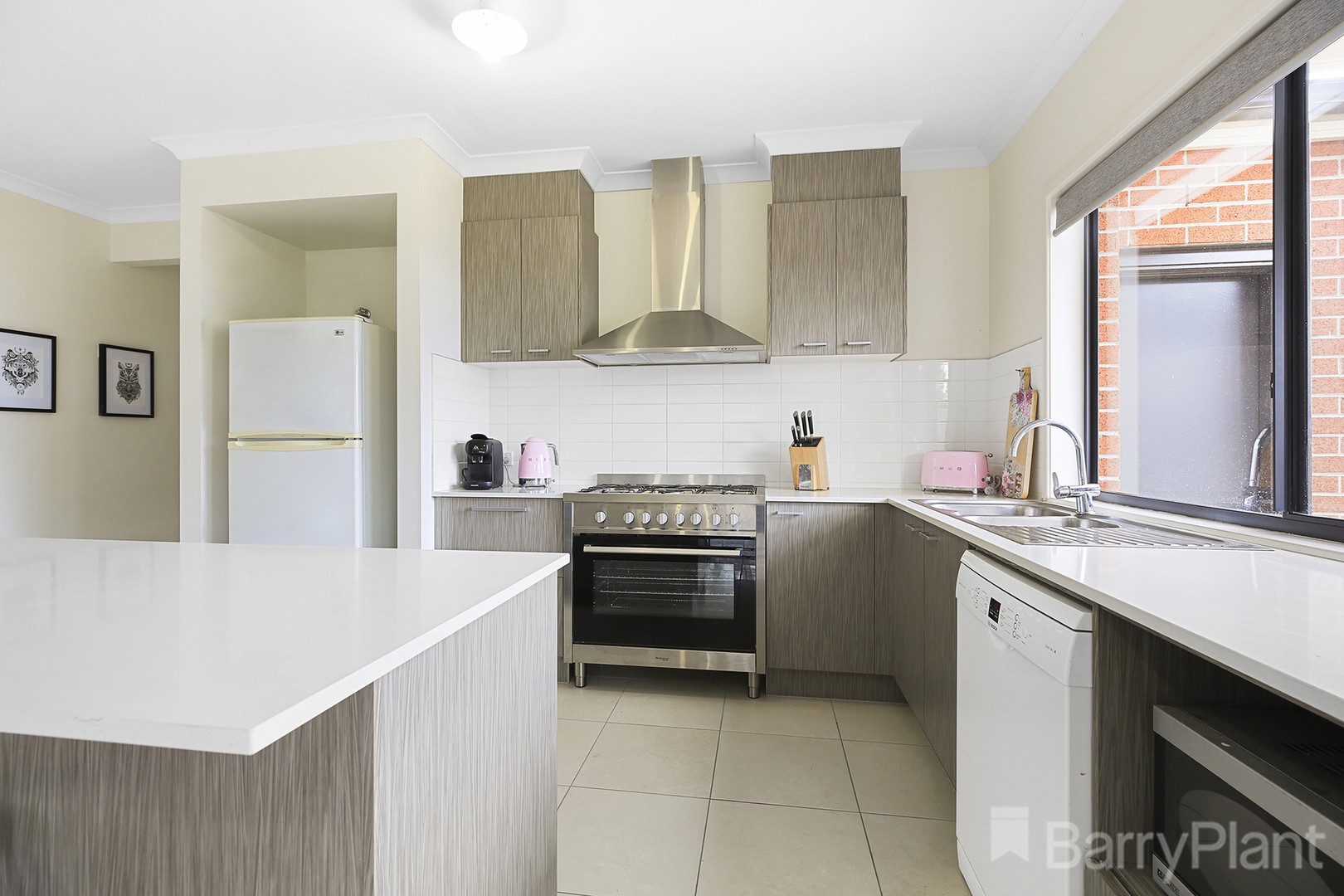 38 Timbertop Crescent, Drouin, VIC 3818, Drouin - Thumbnail 2