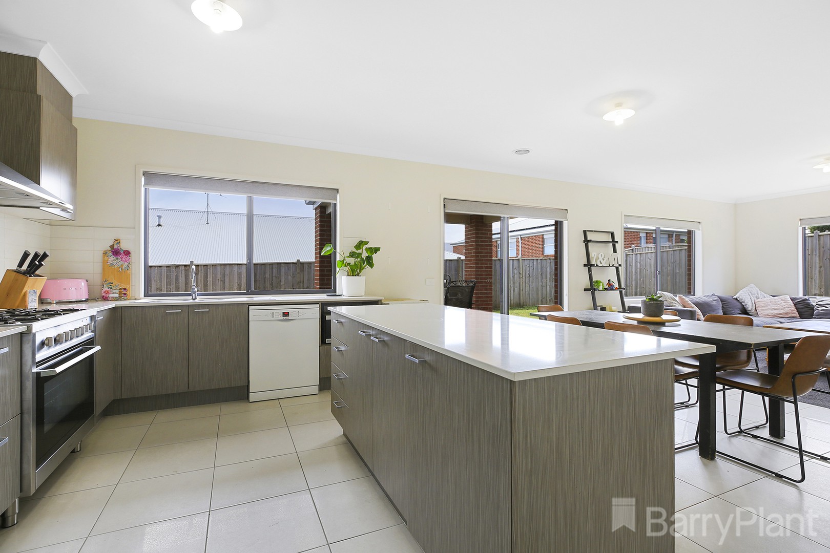 38 Timbertop Crescent, Drouin, VIC 3818, Drouin - Thumbnail 4