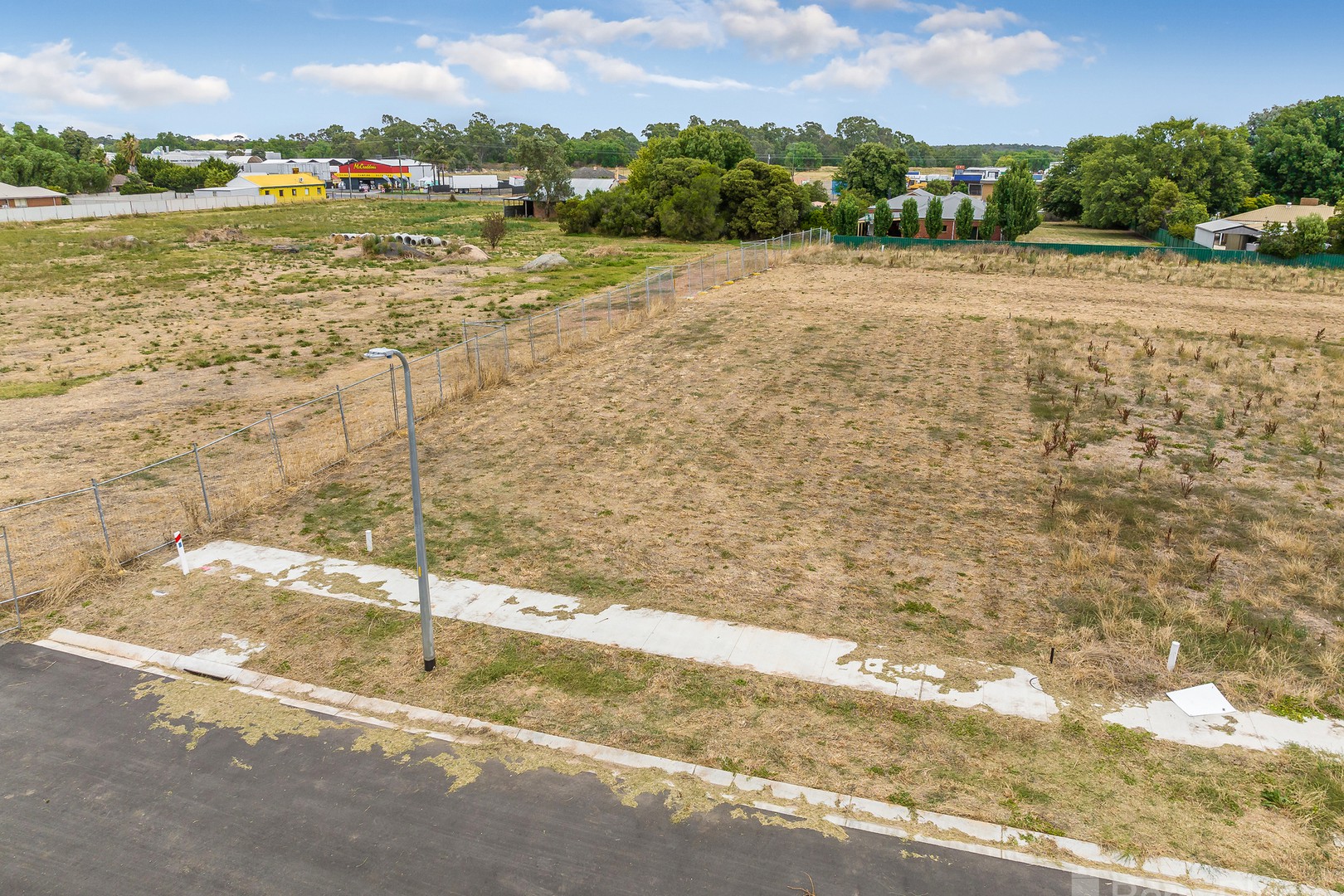 38 Tobin Crescent, Epsom, VIC 3551 - Thumbnail 2 - 03/02/2023