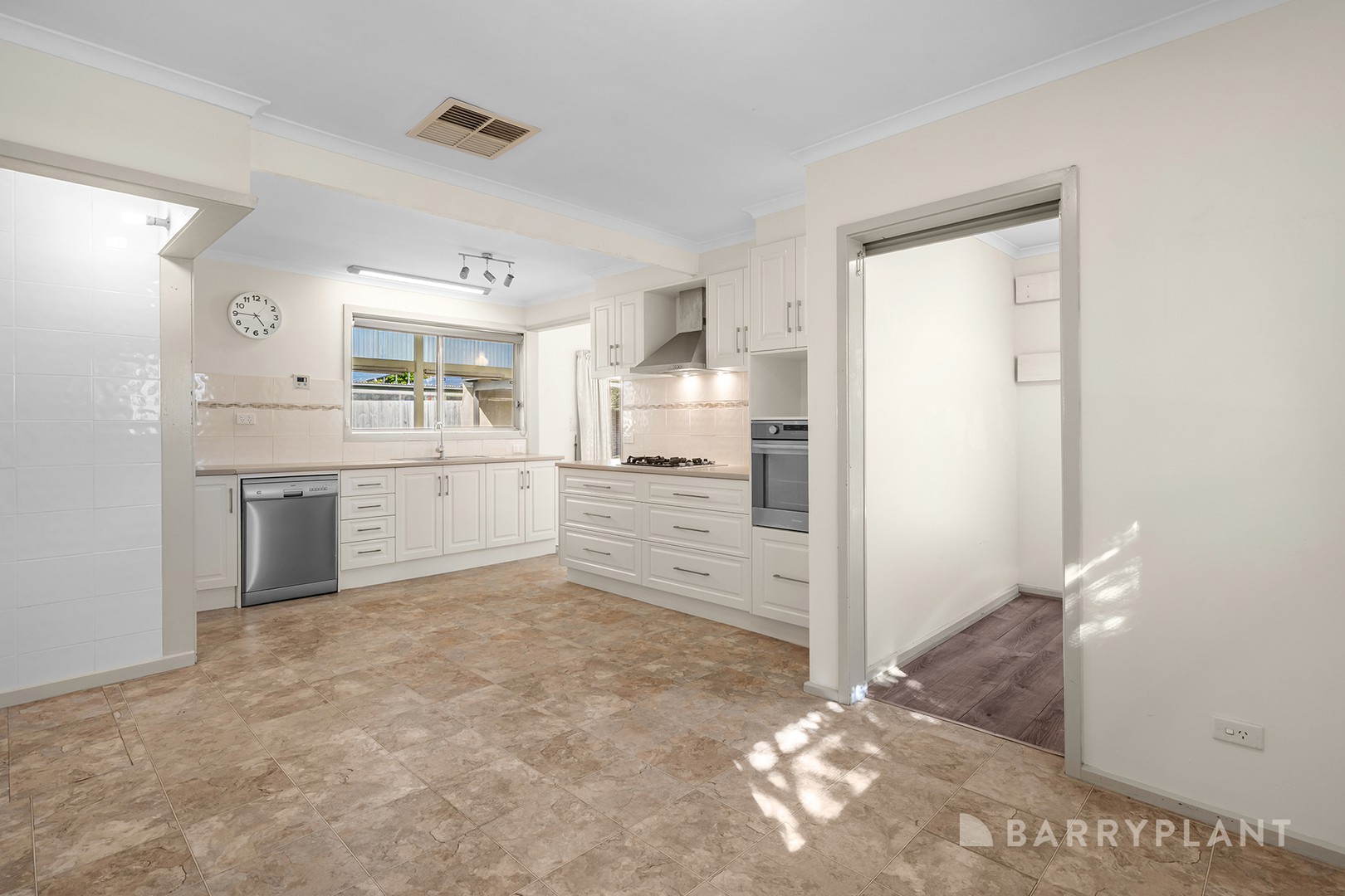 38 Urana Street, Kilsyth, VIC 3137, Kilsyth - Thumbnail 2