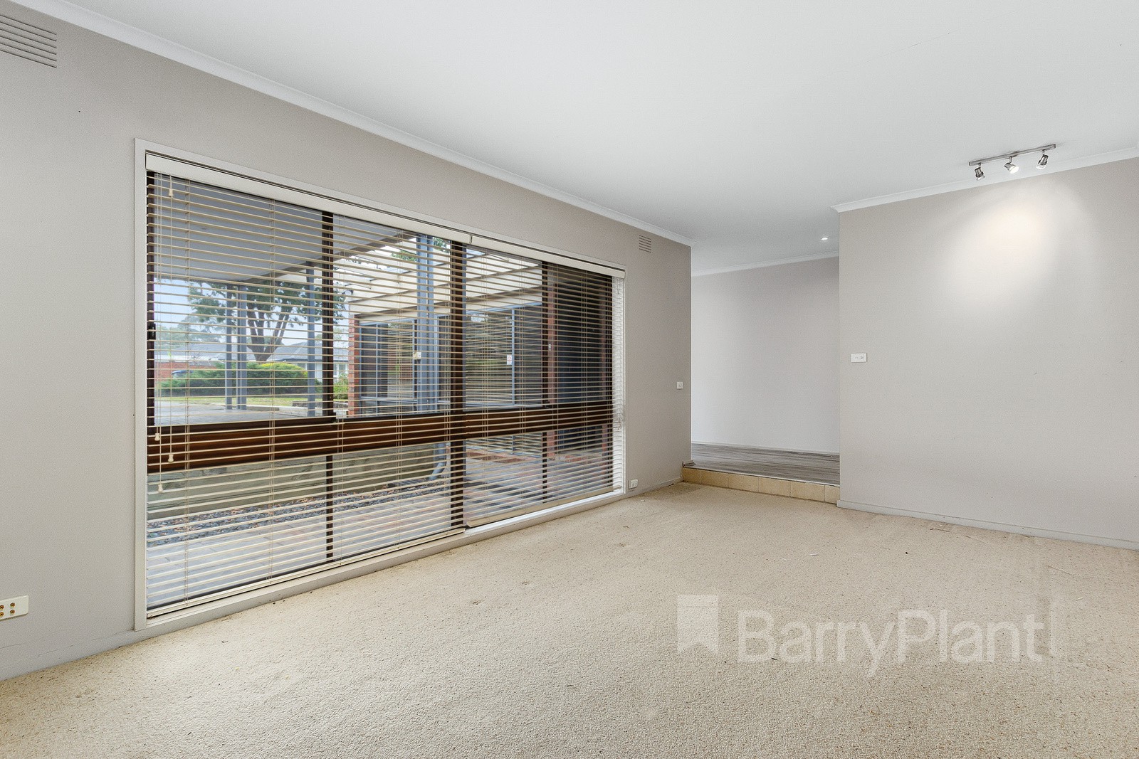 38 Warruga Avenue, Bayswater, VIC 3153, Bayswater - Thumbnail 2