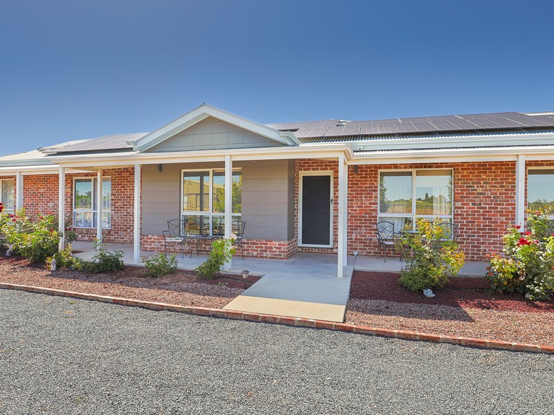386-390 Irymple Avenue, Nichols Point, VIC 3501 - Image - 06/01/2026
