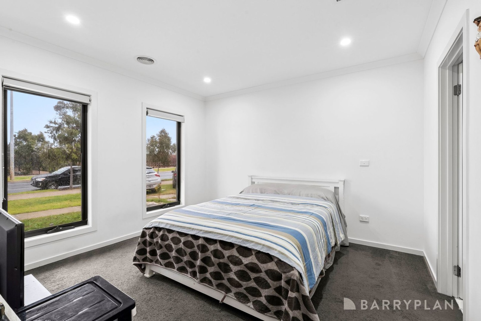 389 Blackforest Road, Werribee, VIC 3030, Werribee - Thumbnail 2
